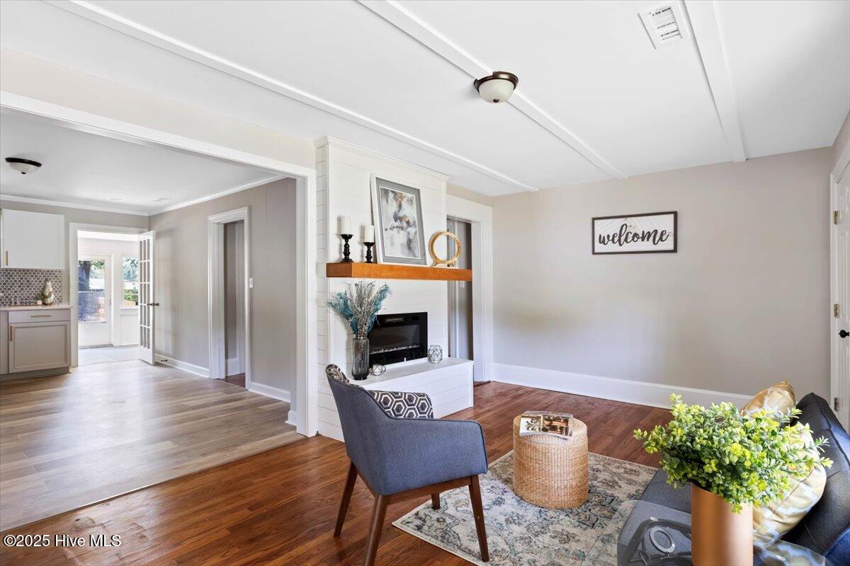 201 Van Street Property Photo 7