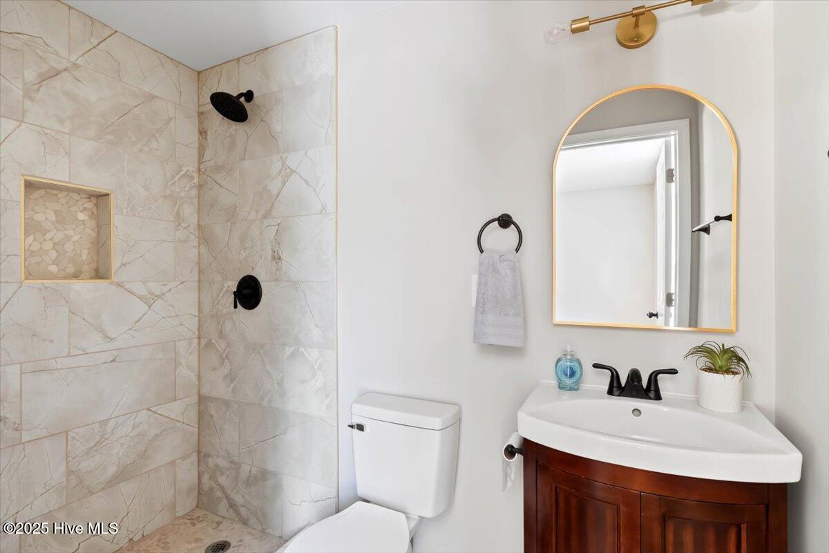 201 Van Street Property Photo 17