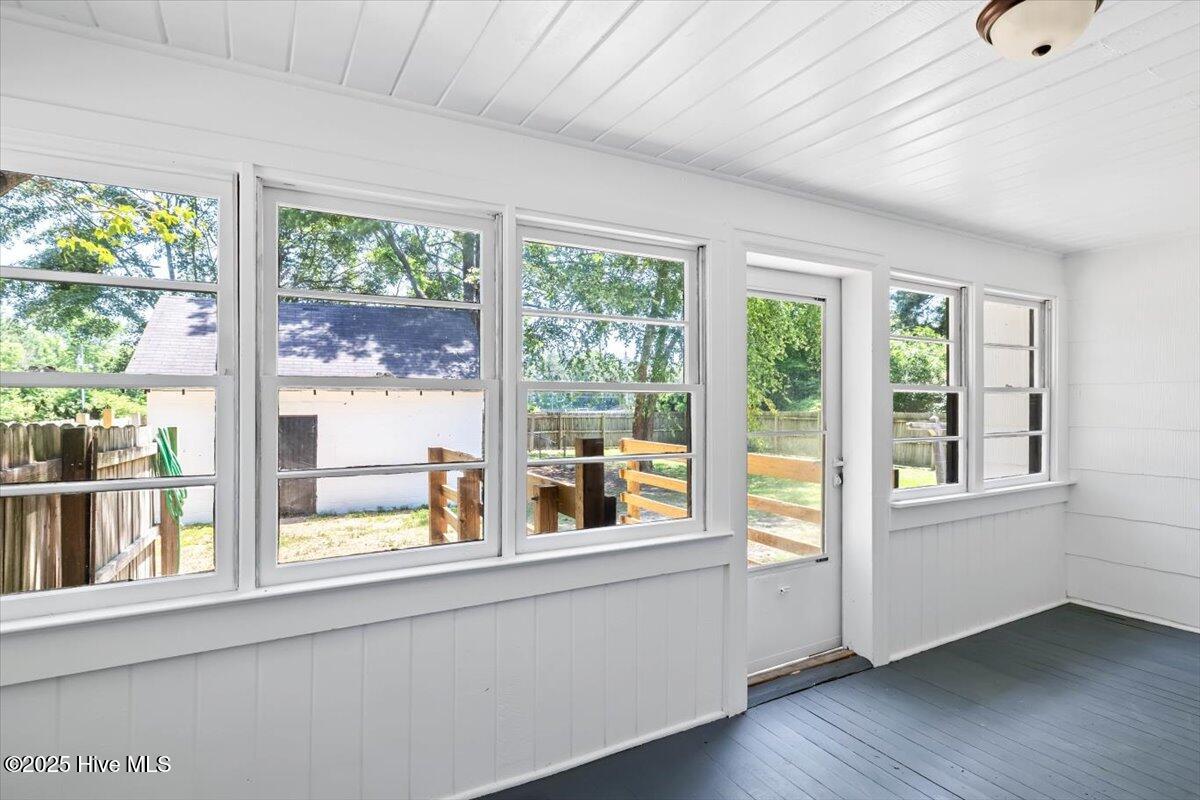 201 Van Street Property Photo 24