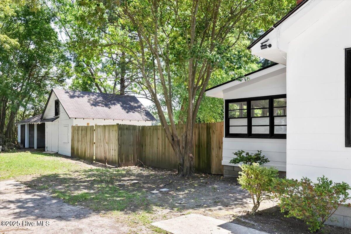 201 Van Street Property Photo 29