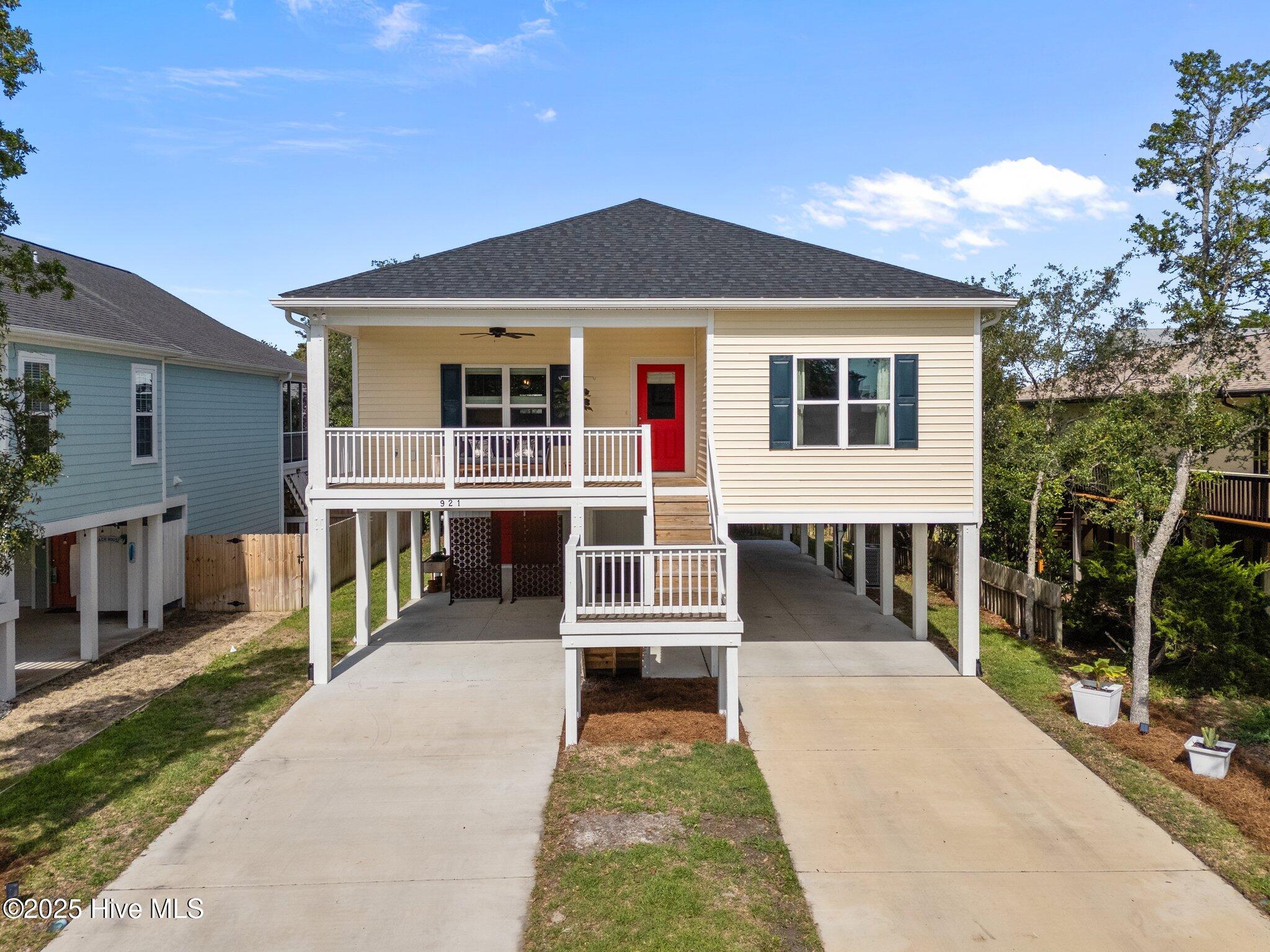 921 Whitecaps Lane Property Photo 1