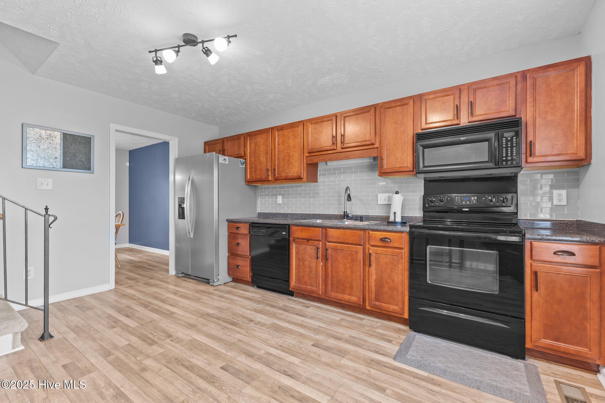 1020 Our Street Property Photo 4