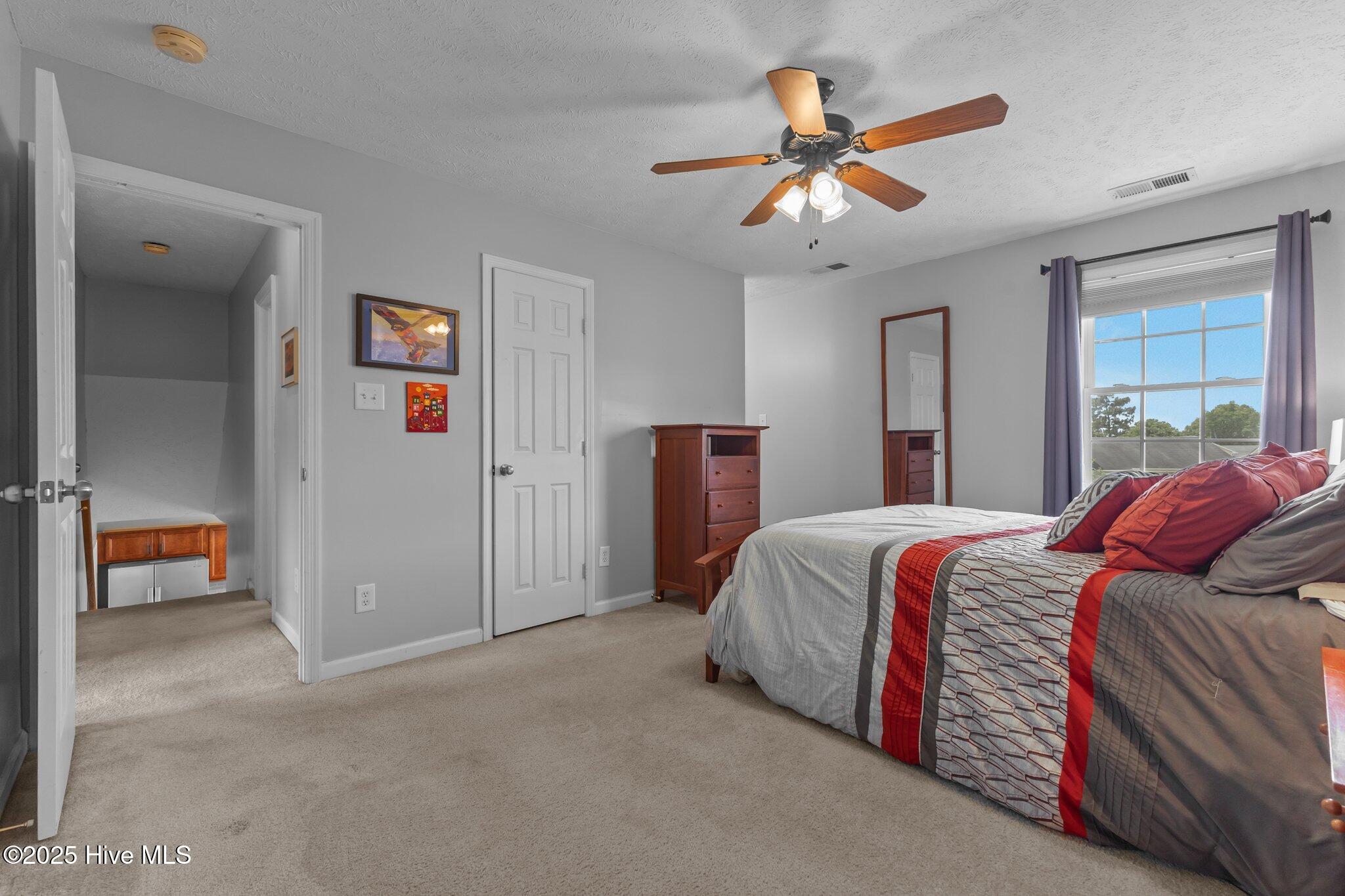1020 Our Street Property Photo 17