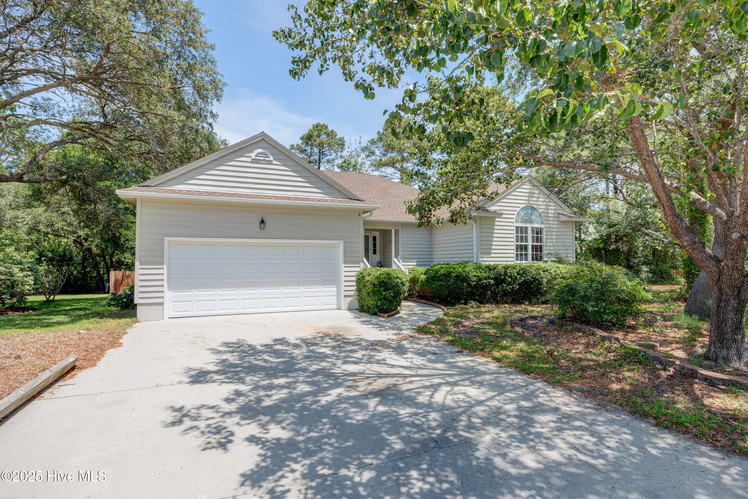 223 Rouen Court Property Photo 1