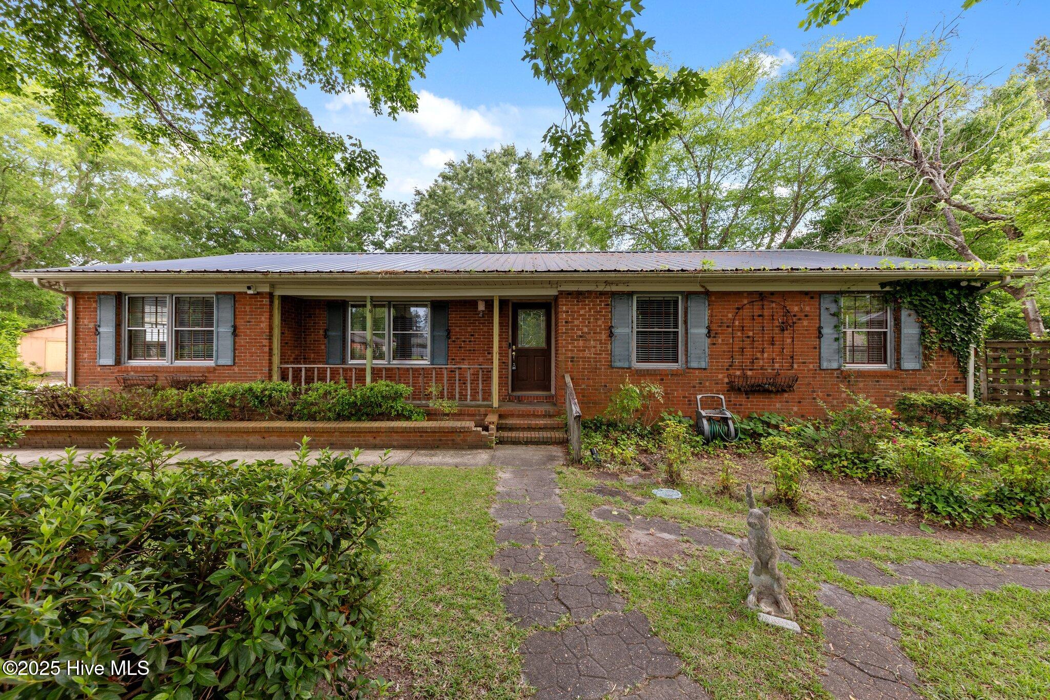 114 Birch Circle Property Photo 1