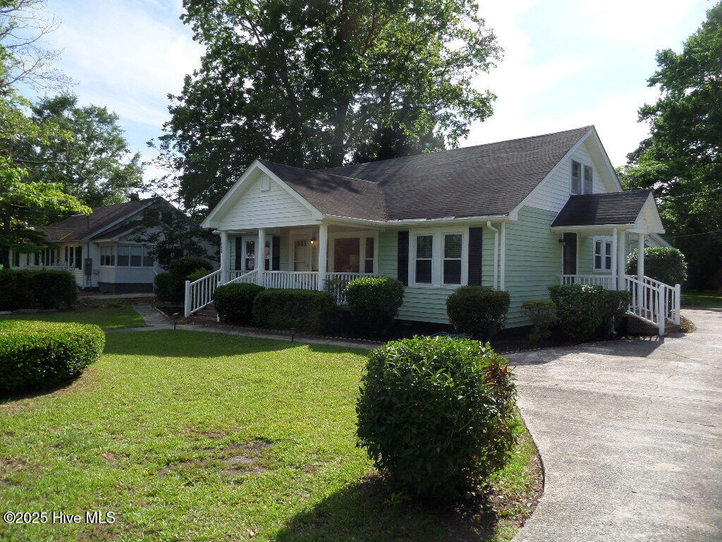 108 Swan Point Rd Property Photo 1