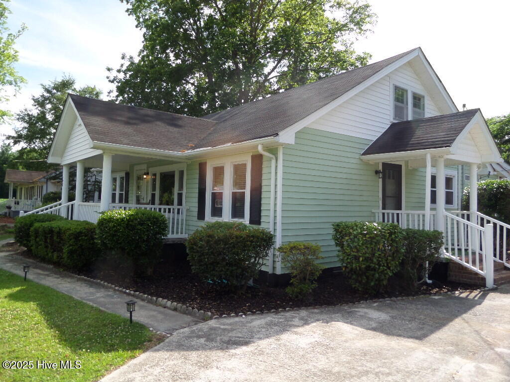 108 Swan Point Road Property Photo 1