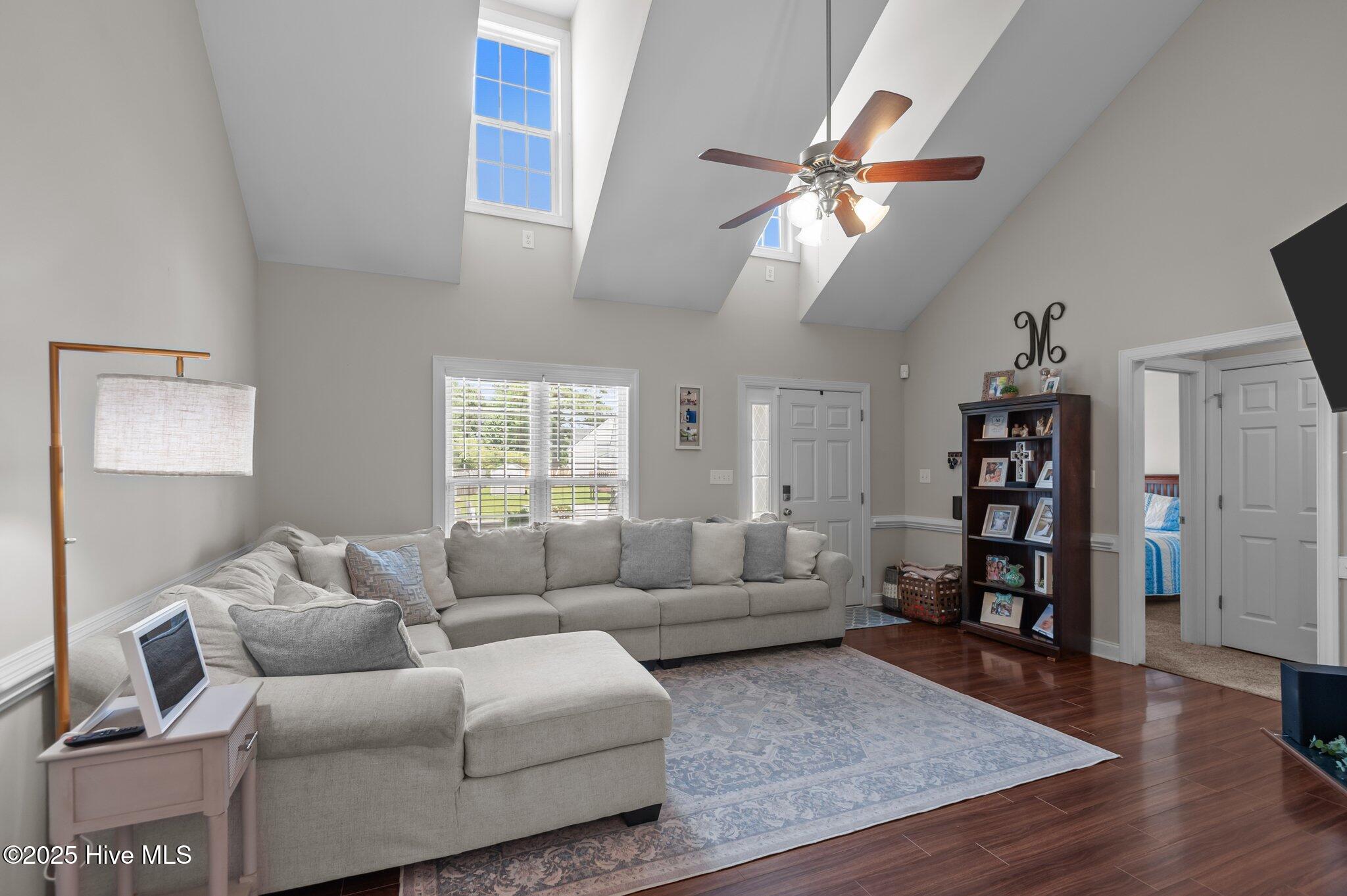 905 Sebring Drive Property Photo 6