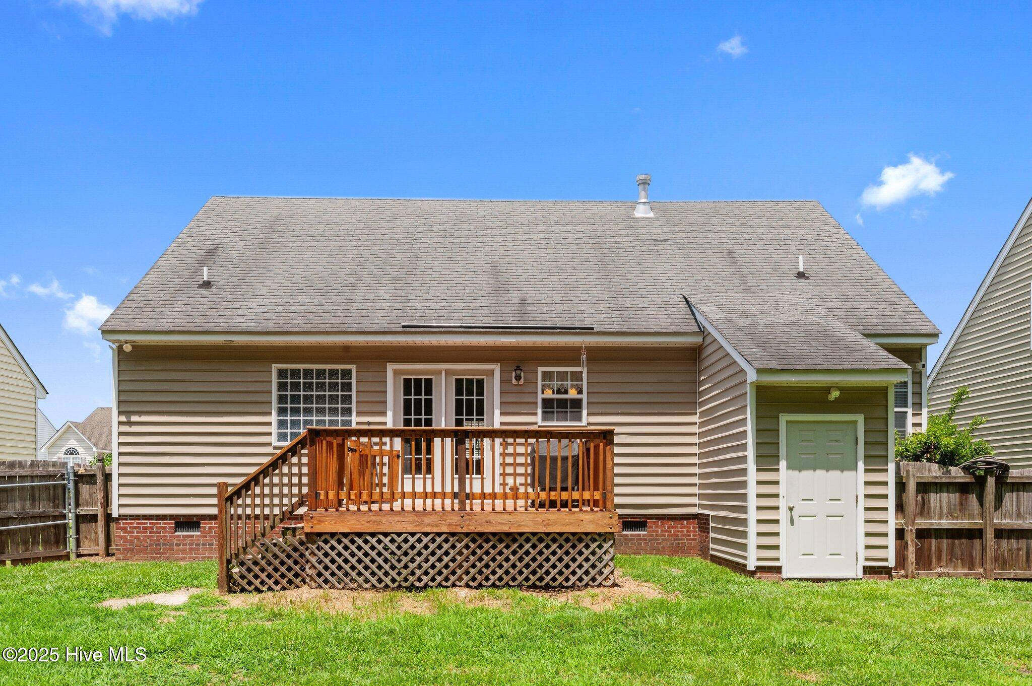 905 Sebring Drive Property Photo 33