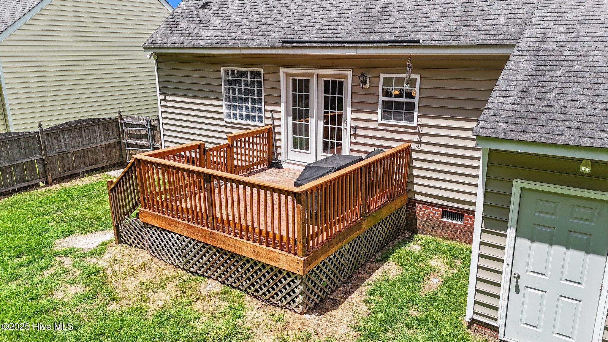 905 Sebring Drive Property Photo 44