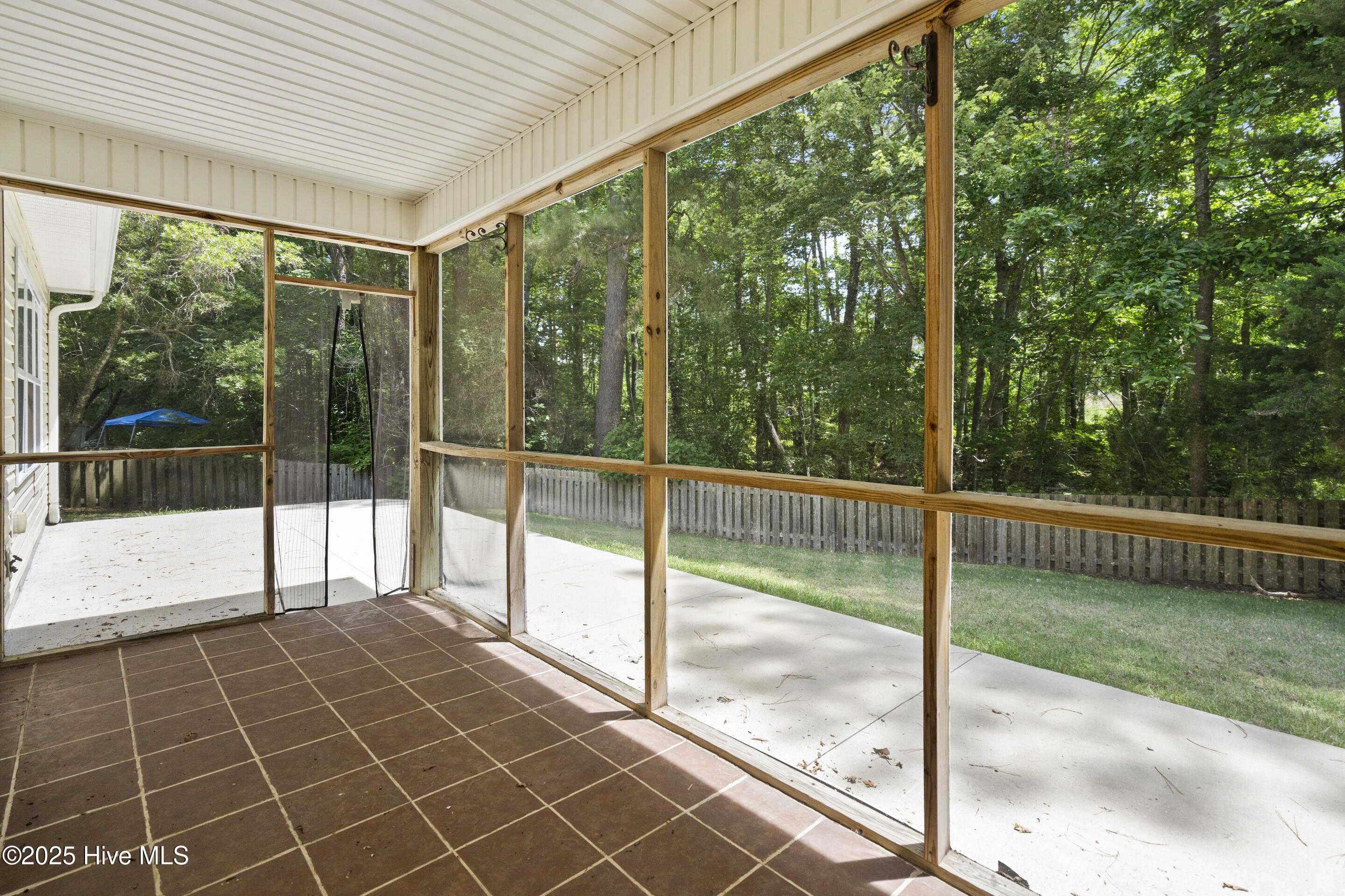 212 Elderberry Court Property Photo 11