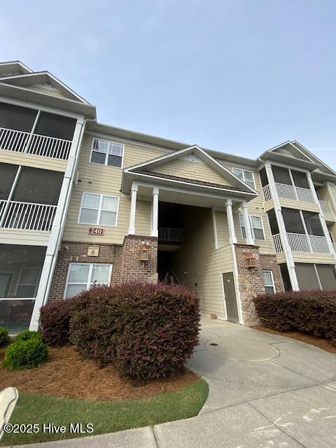 240 Woodlands Way Unit 17 Property Photo 1