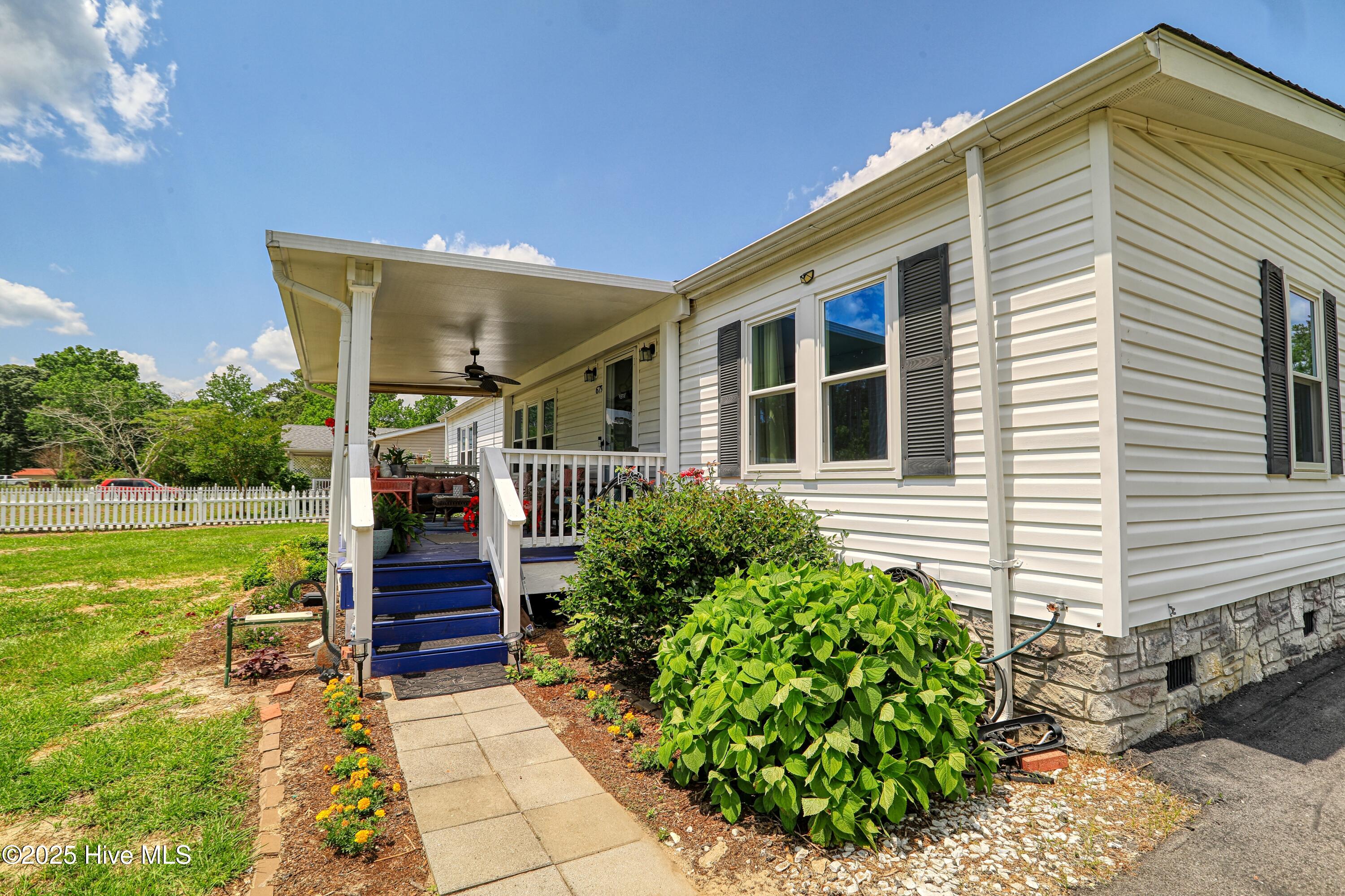 679 Bay Harbor Drive Property Photo 1