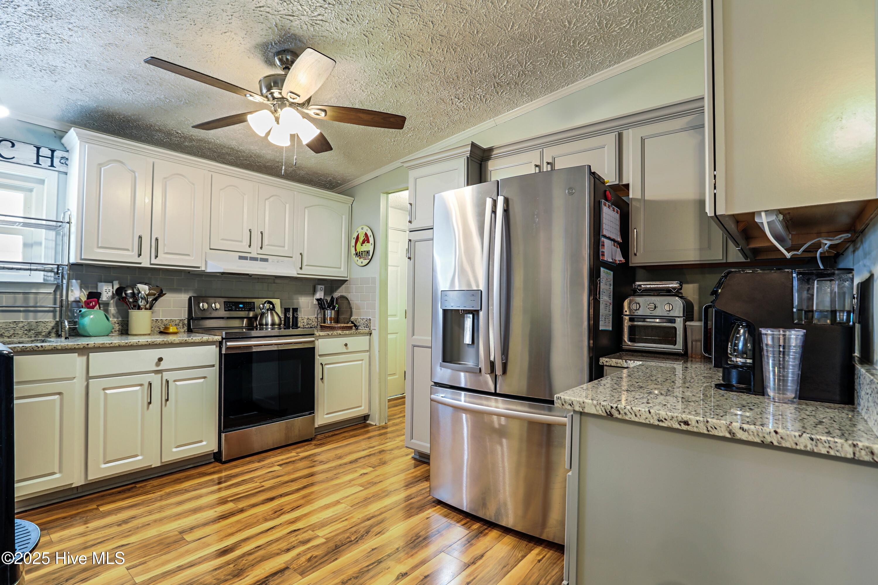 679 Bay Harbor Drive Property Photo 14