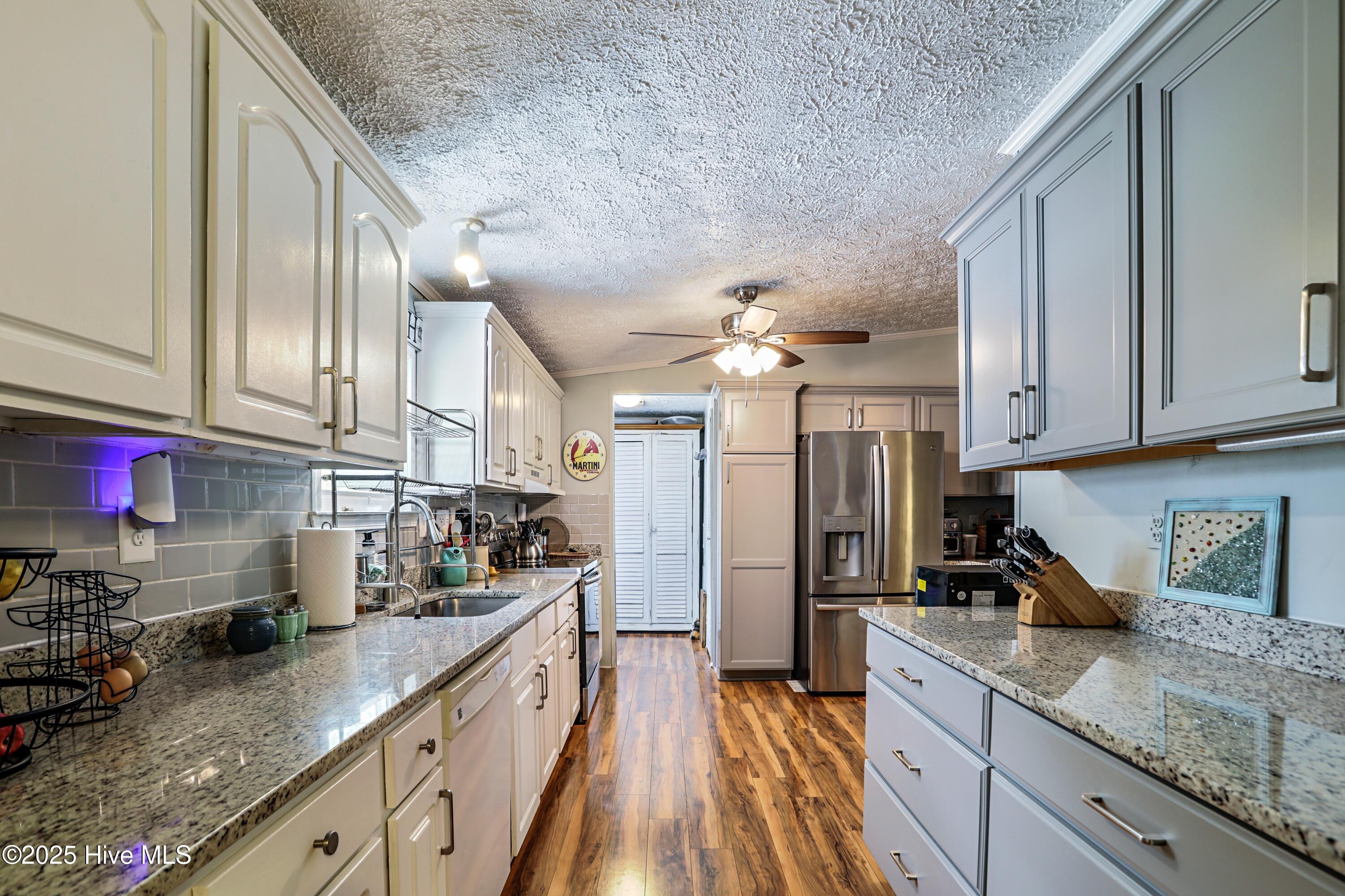 679 Bay Harbor Drive Property Photo 17