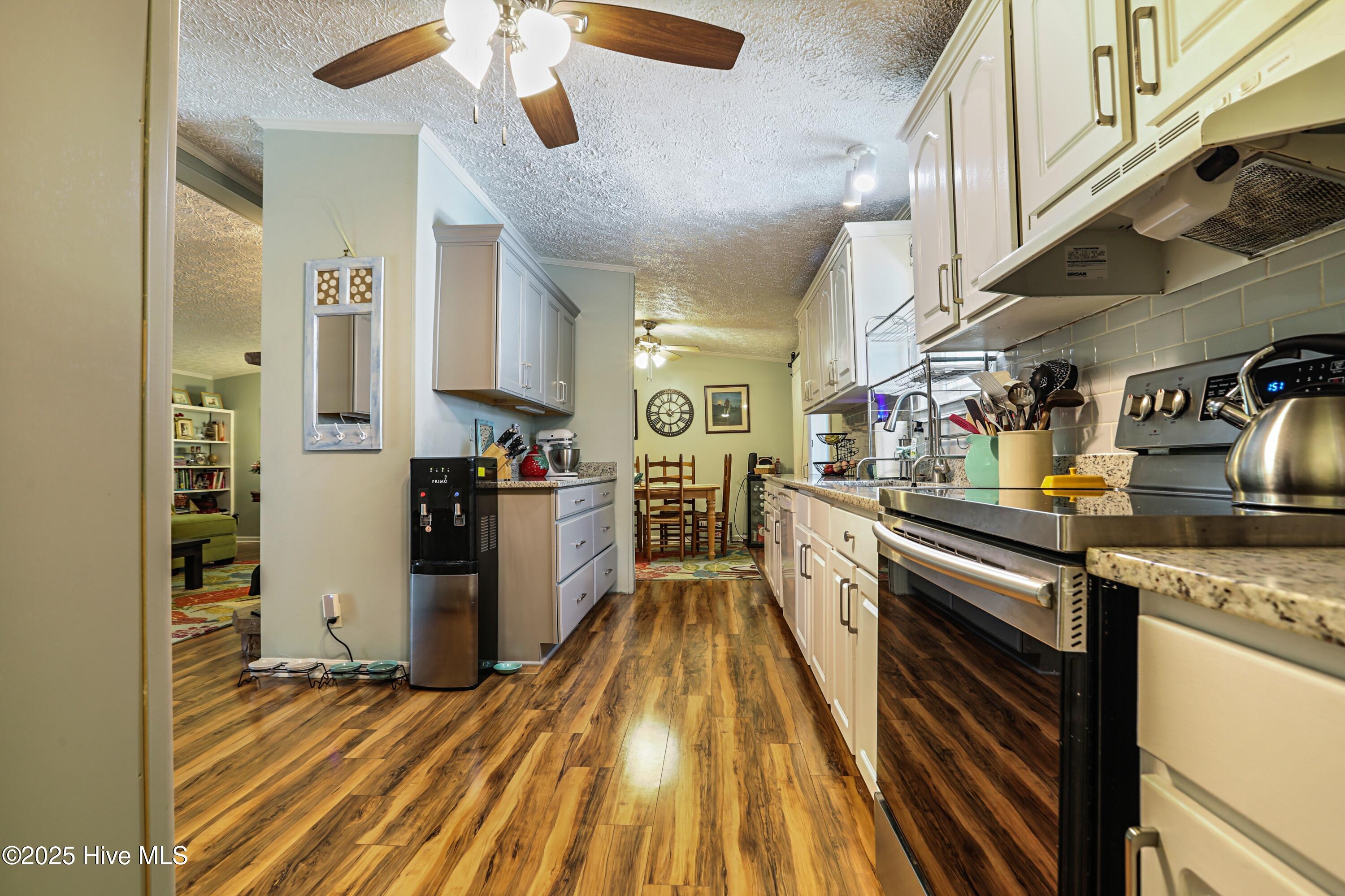 679 Bay Harbor Drive Property Photo 18