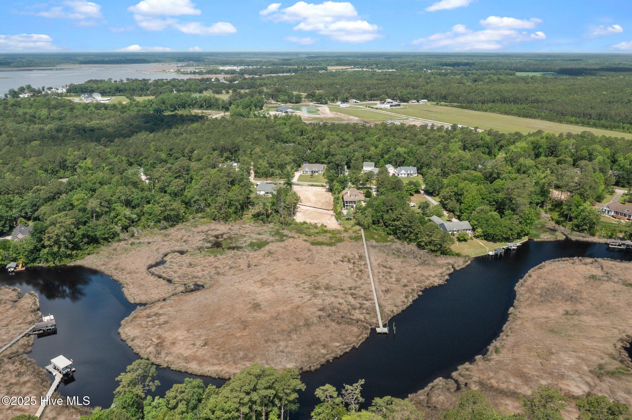 240 White Oak Bluff Road Property Photo 8
