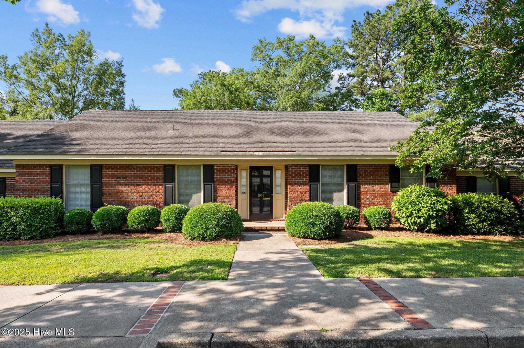 809 Greenbriar Road Property Photo 1