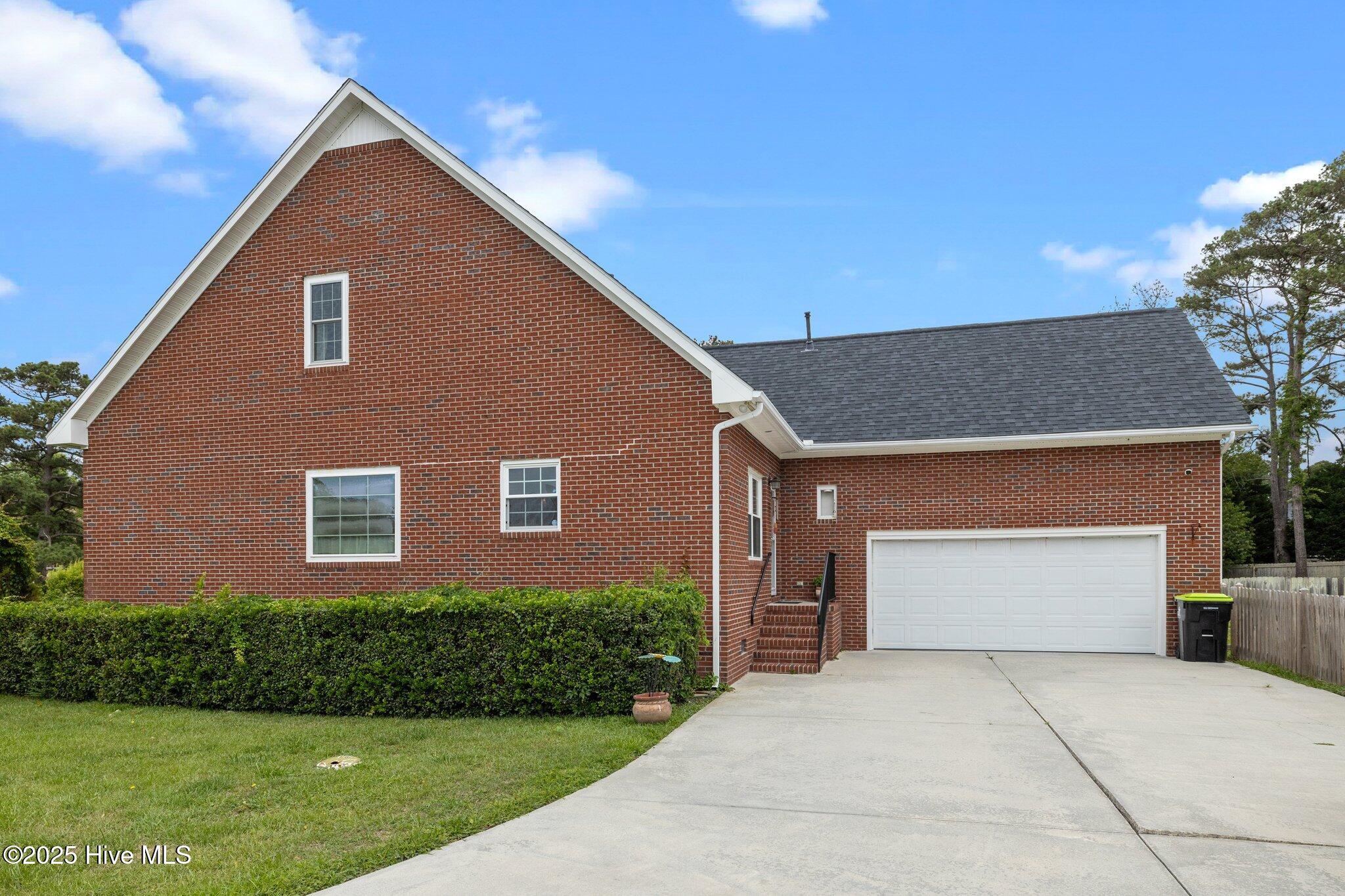 281 Bay Run Property Photo 1
