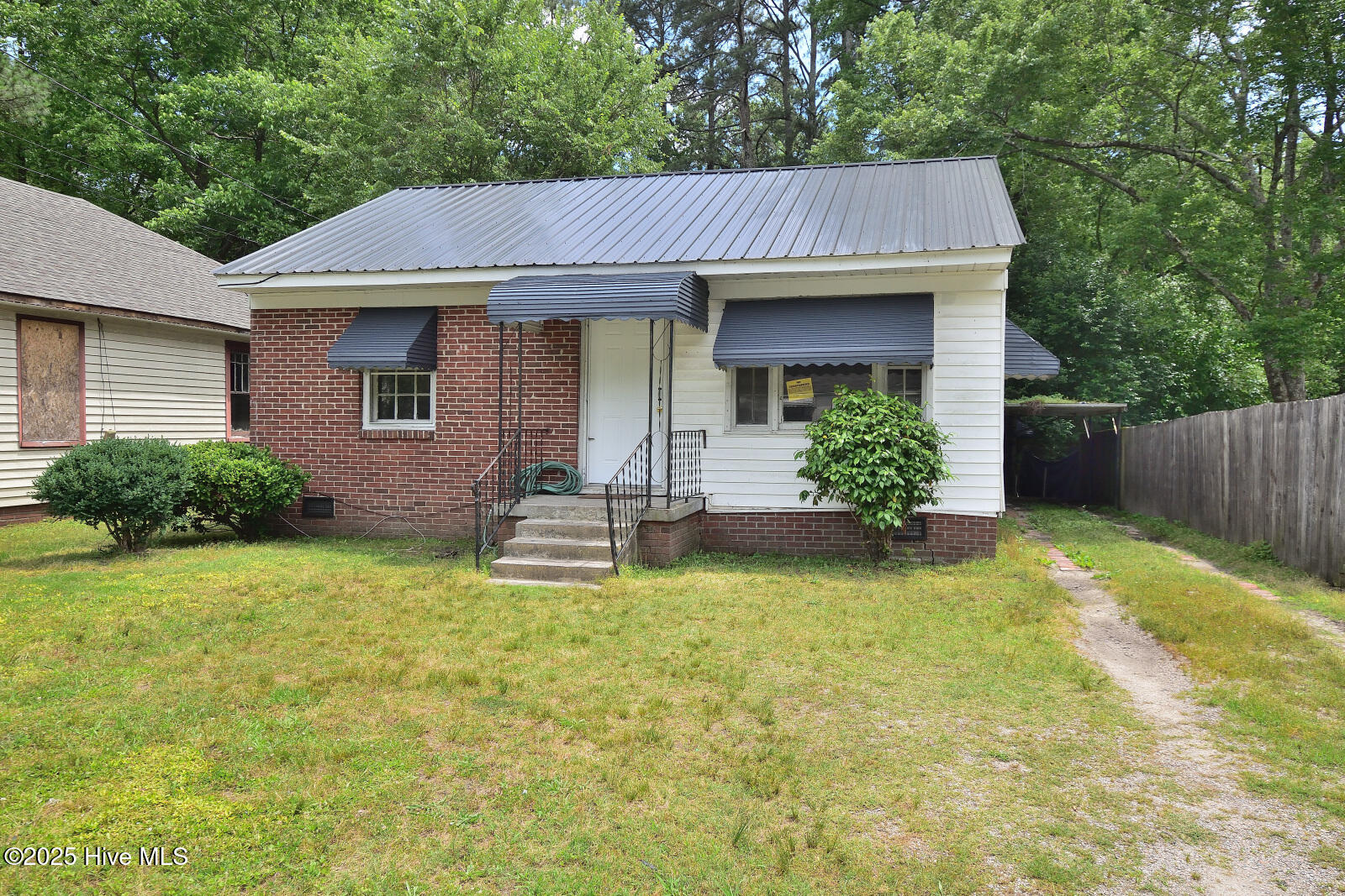 929 Tyan Street Property Photo