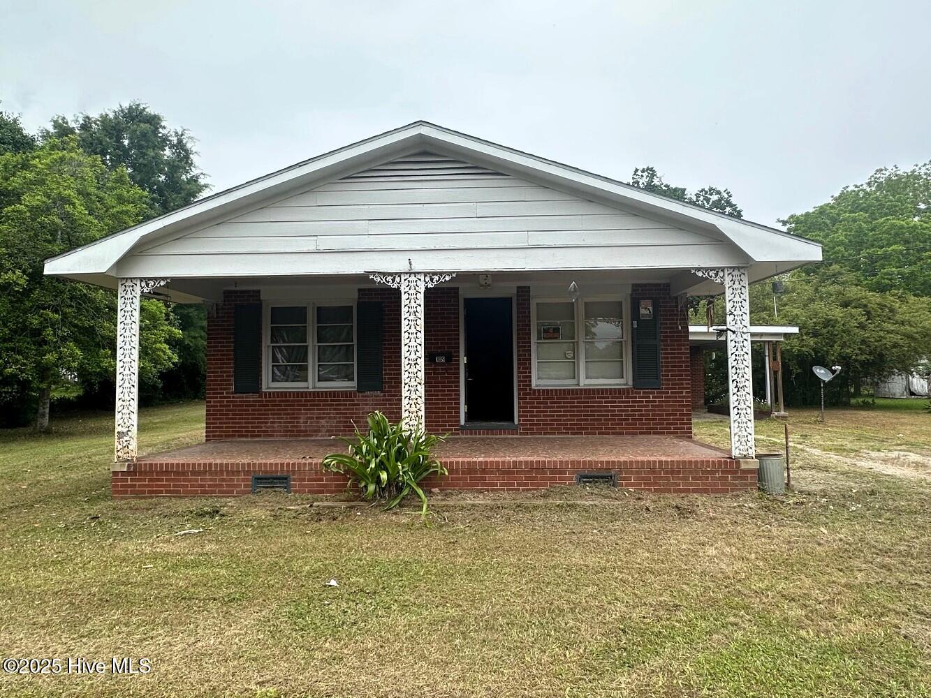 109 West Avenue Property Photo 1