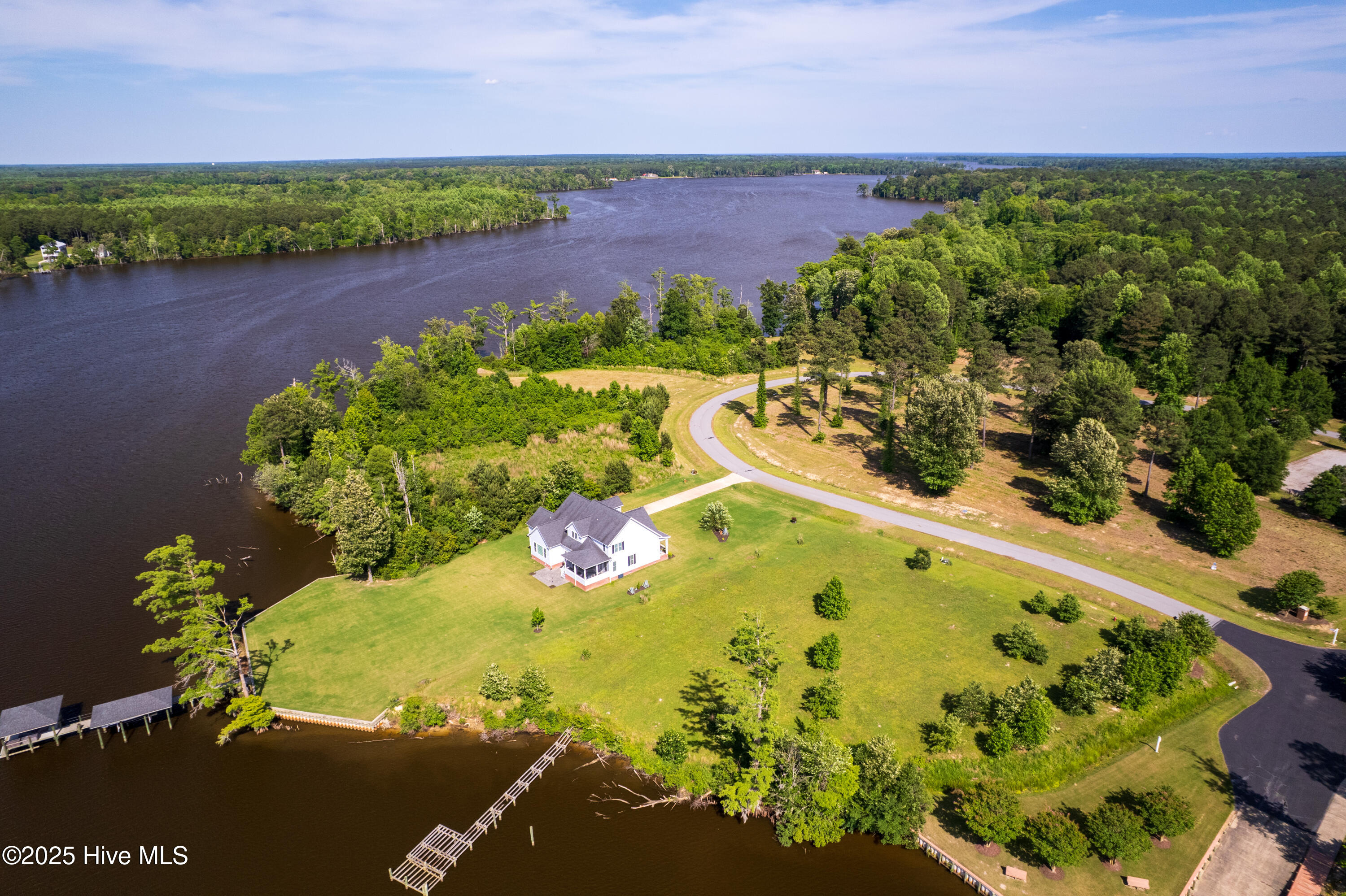 344 Plantation Circle Property Photo 1