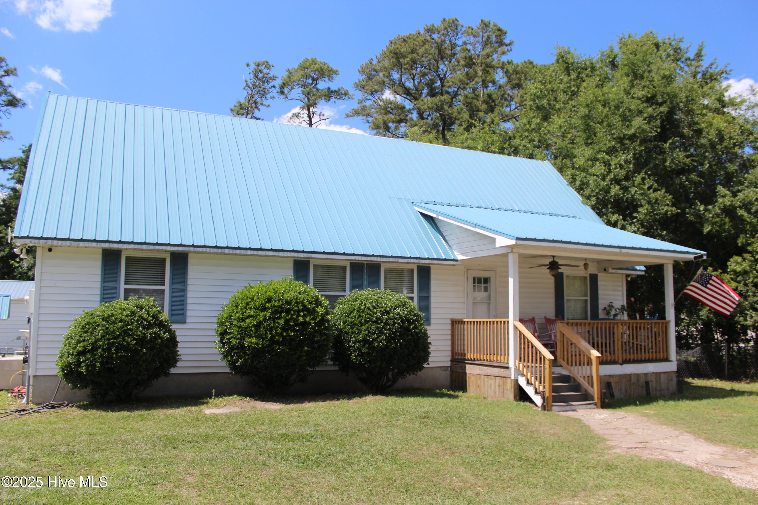 121 Pine Grove Road Property Photo 1