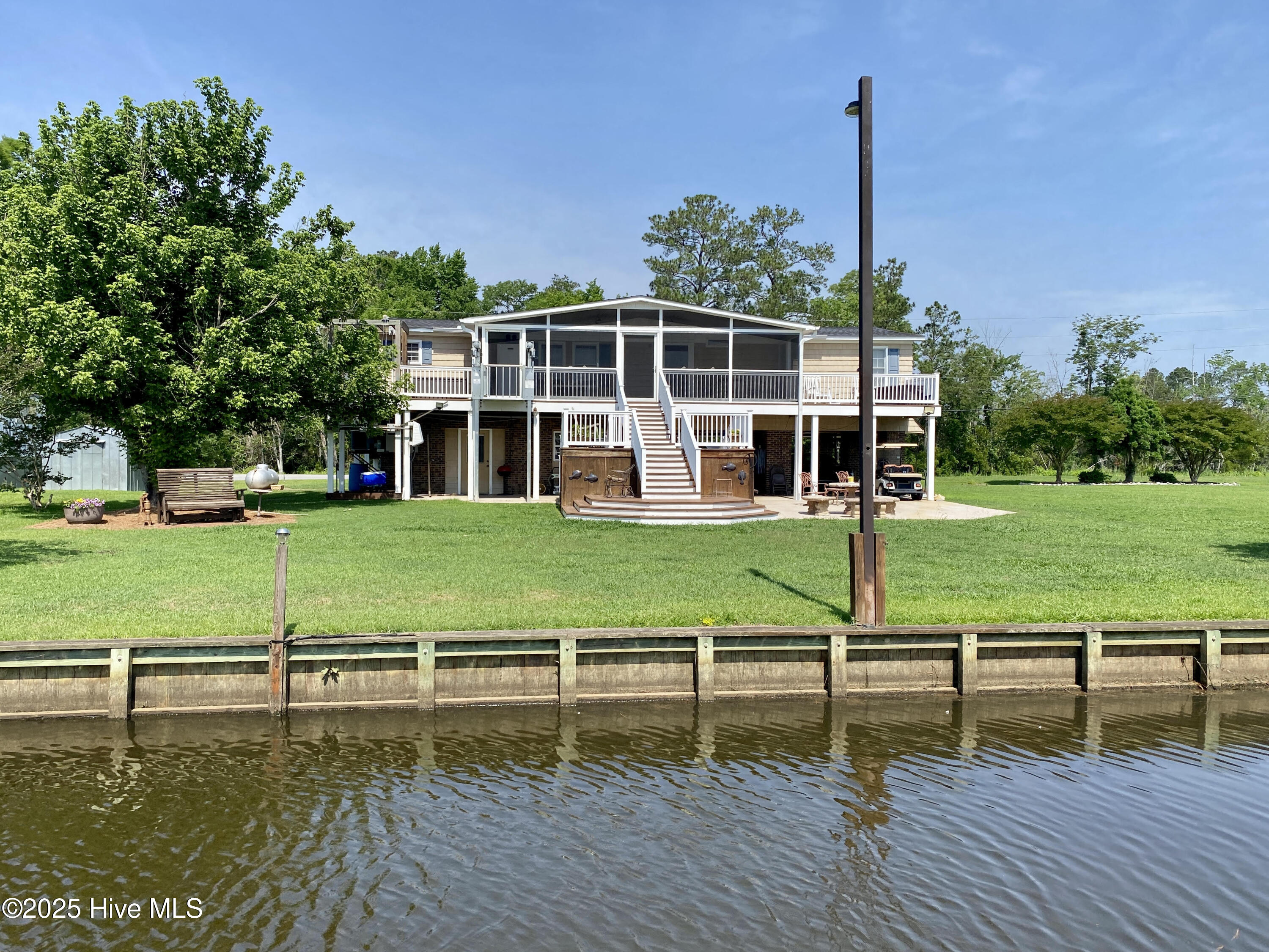 2831 Whichards Beach Road Property Photo 1