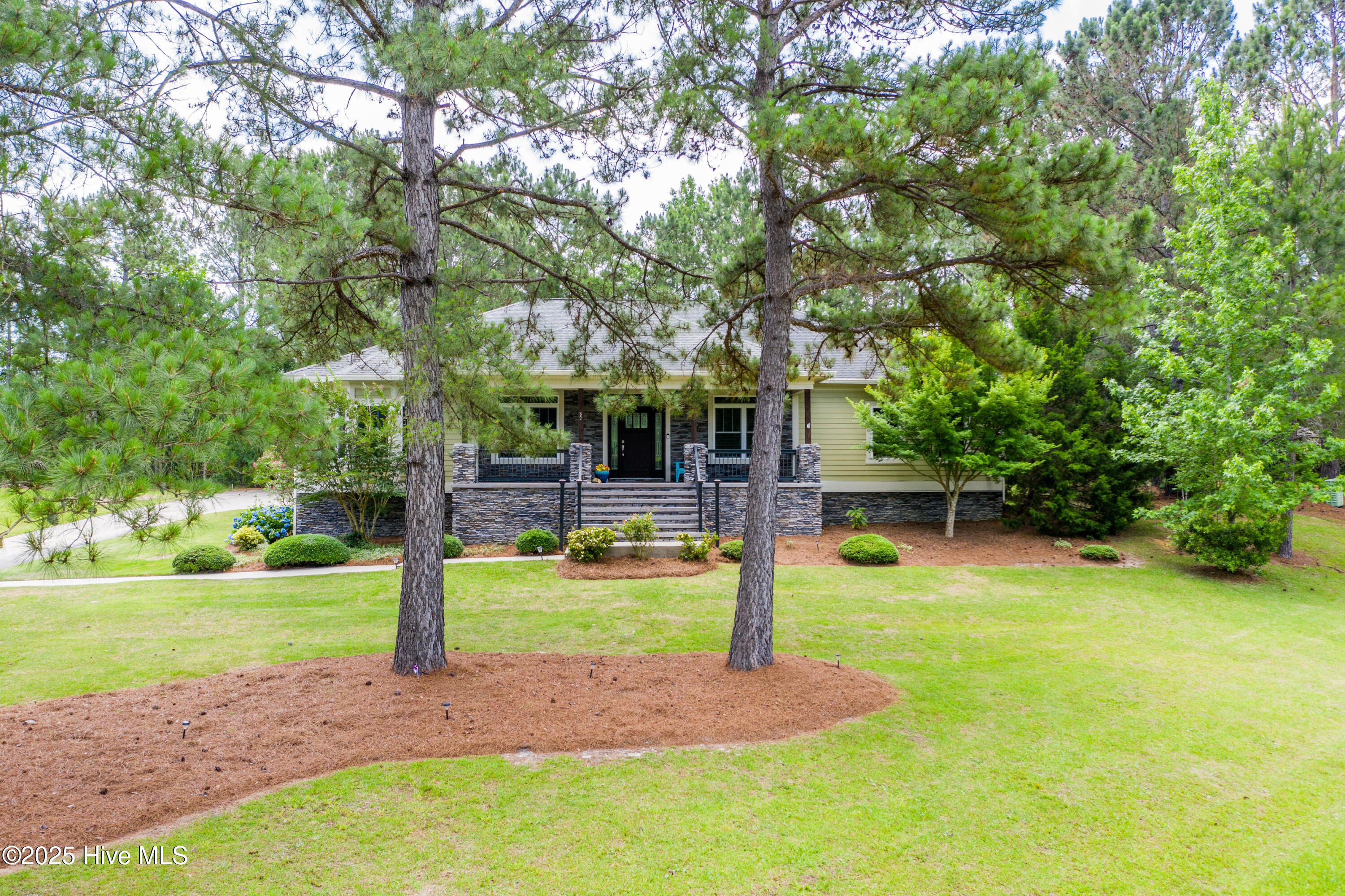 82 Tradewinds Drive Property Photo 1