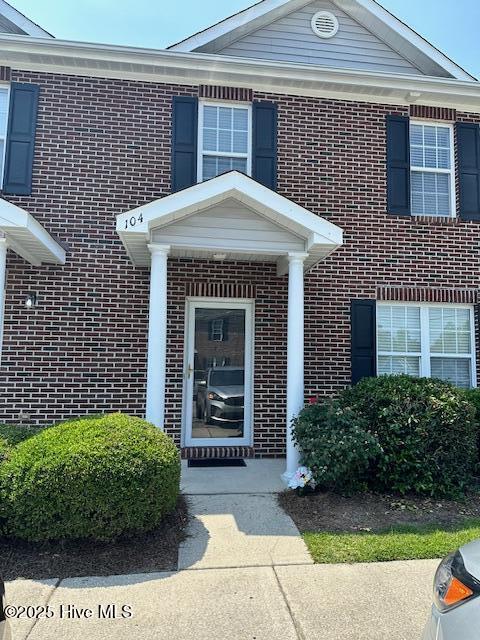 104 Lincoln Place Circle