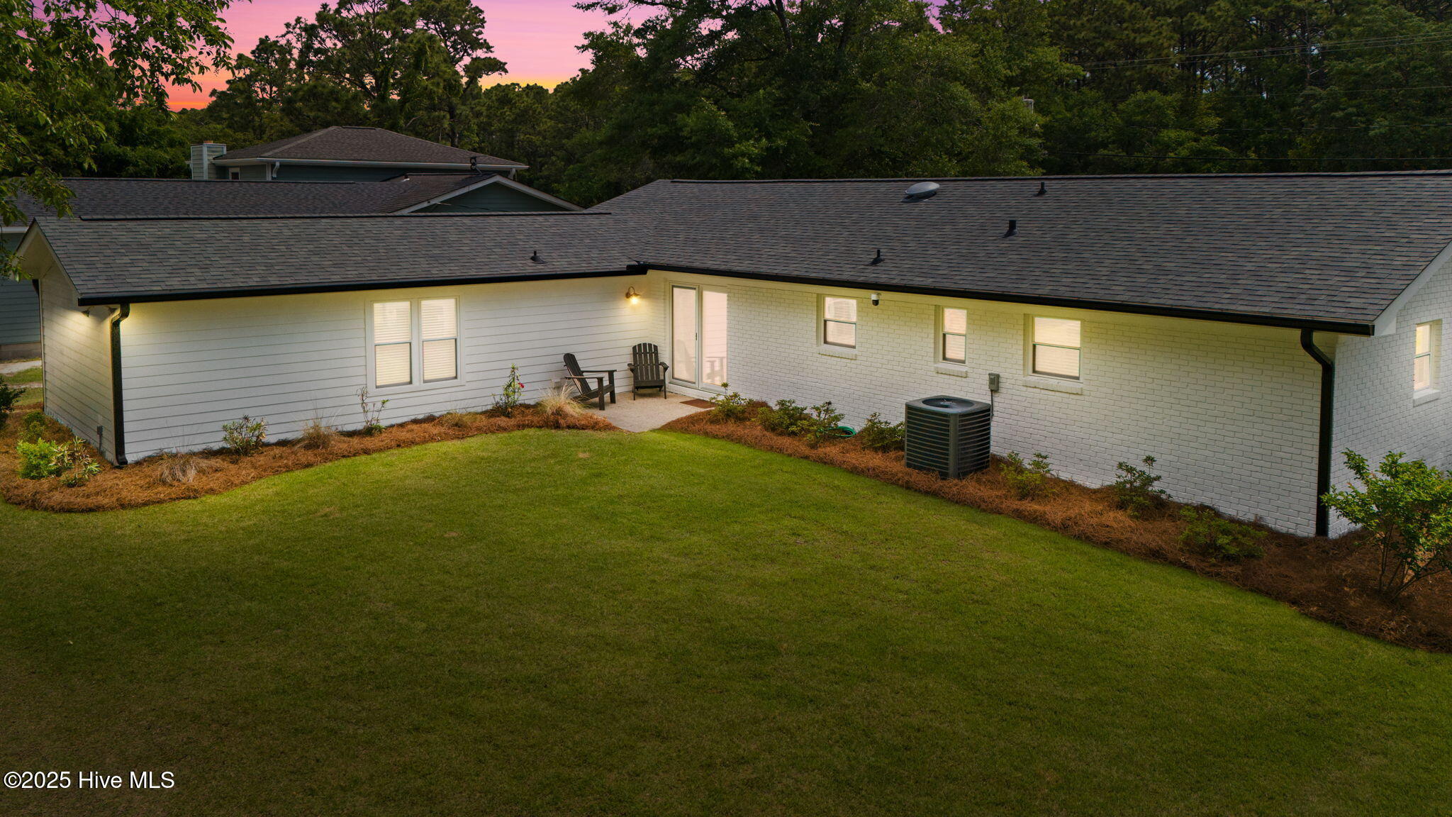 1015 E Moore Street Property Photo 1