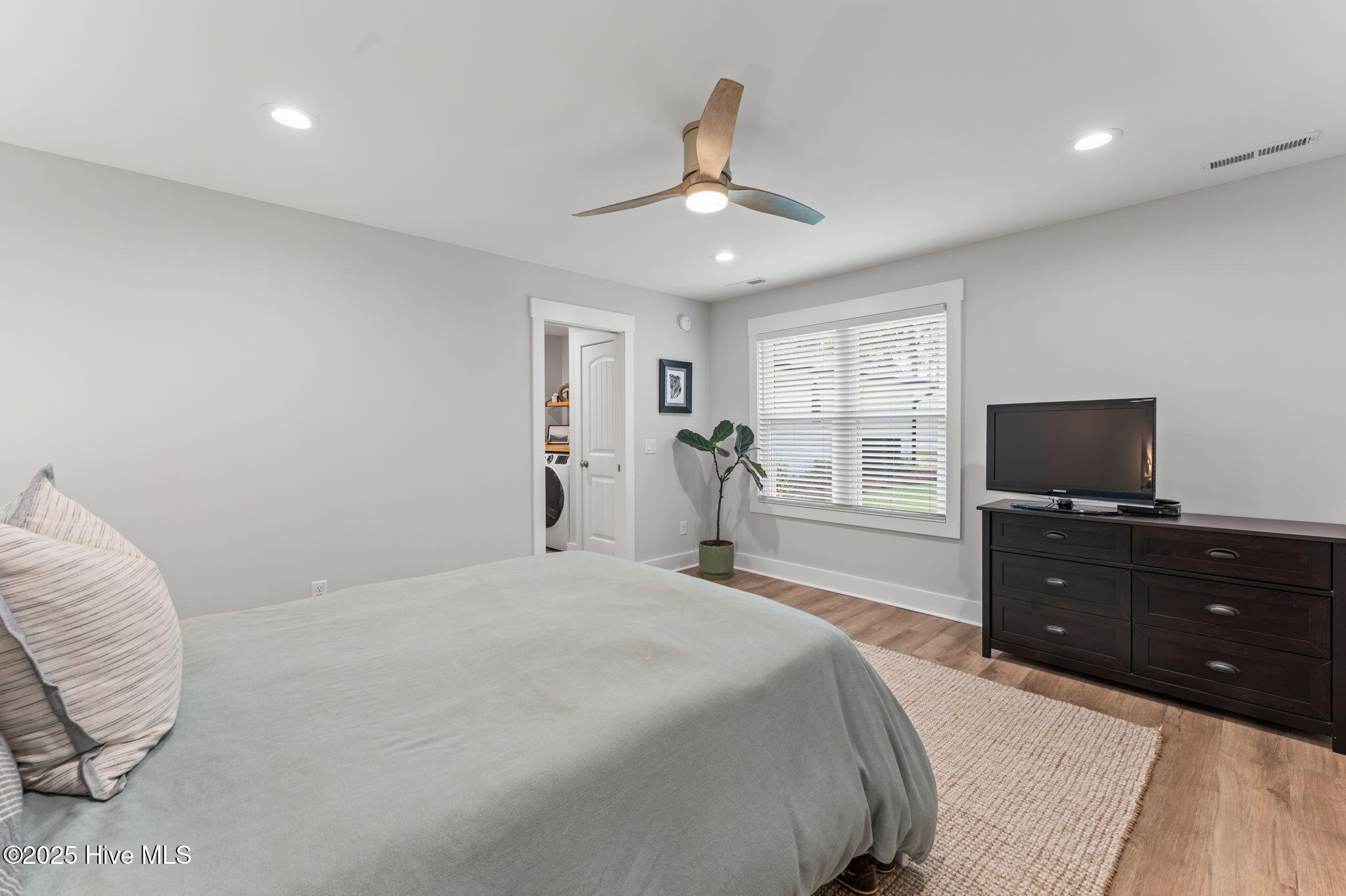 1015 E Moore Street Property Photo 21