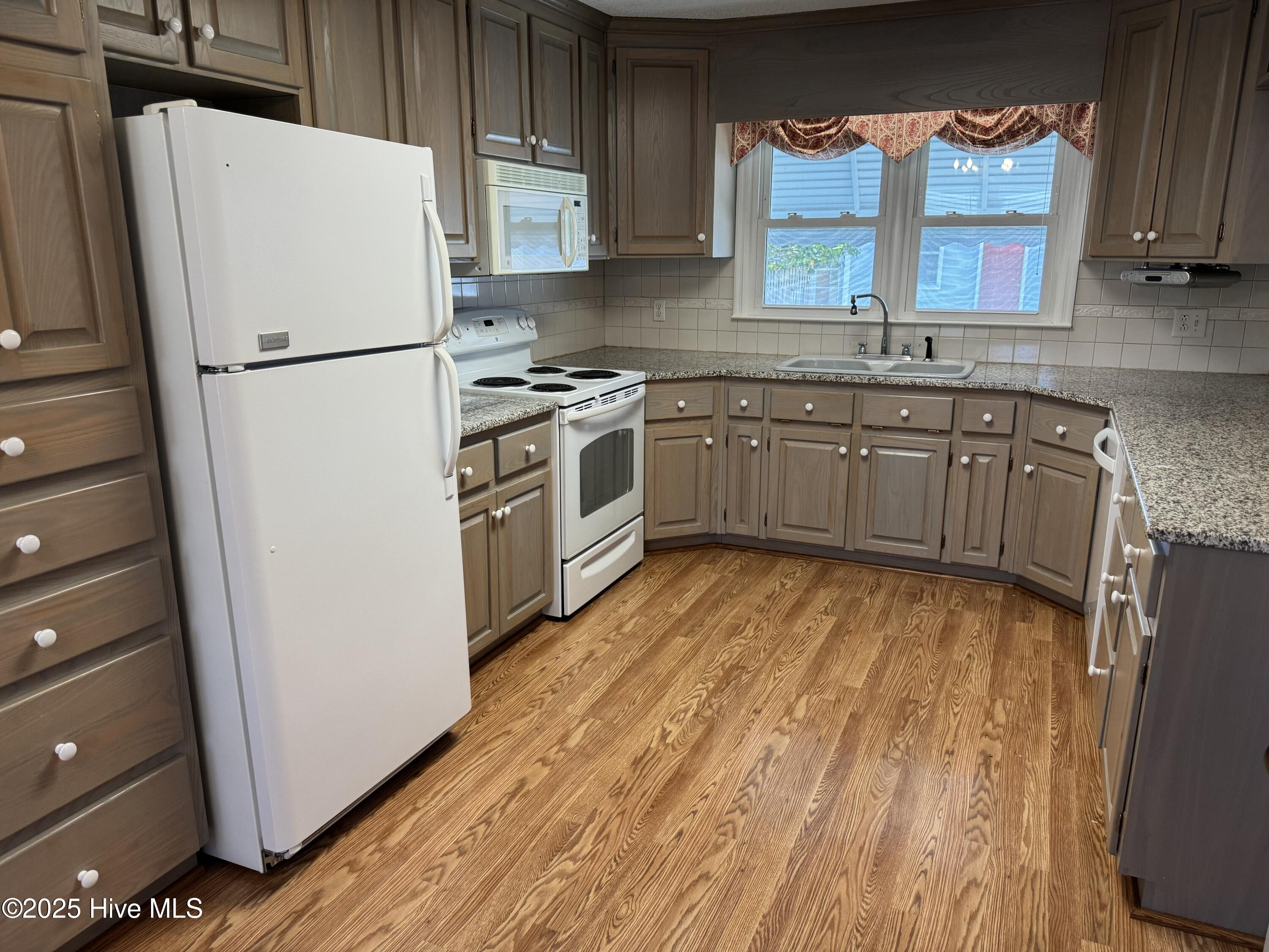 202 Savannah Avenue Property Photo 7