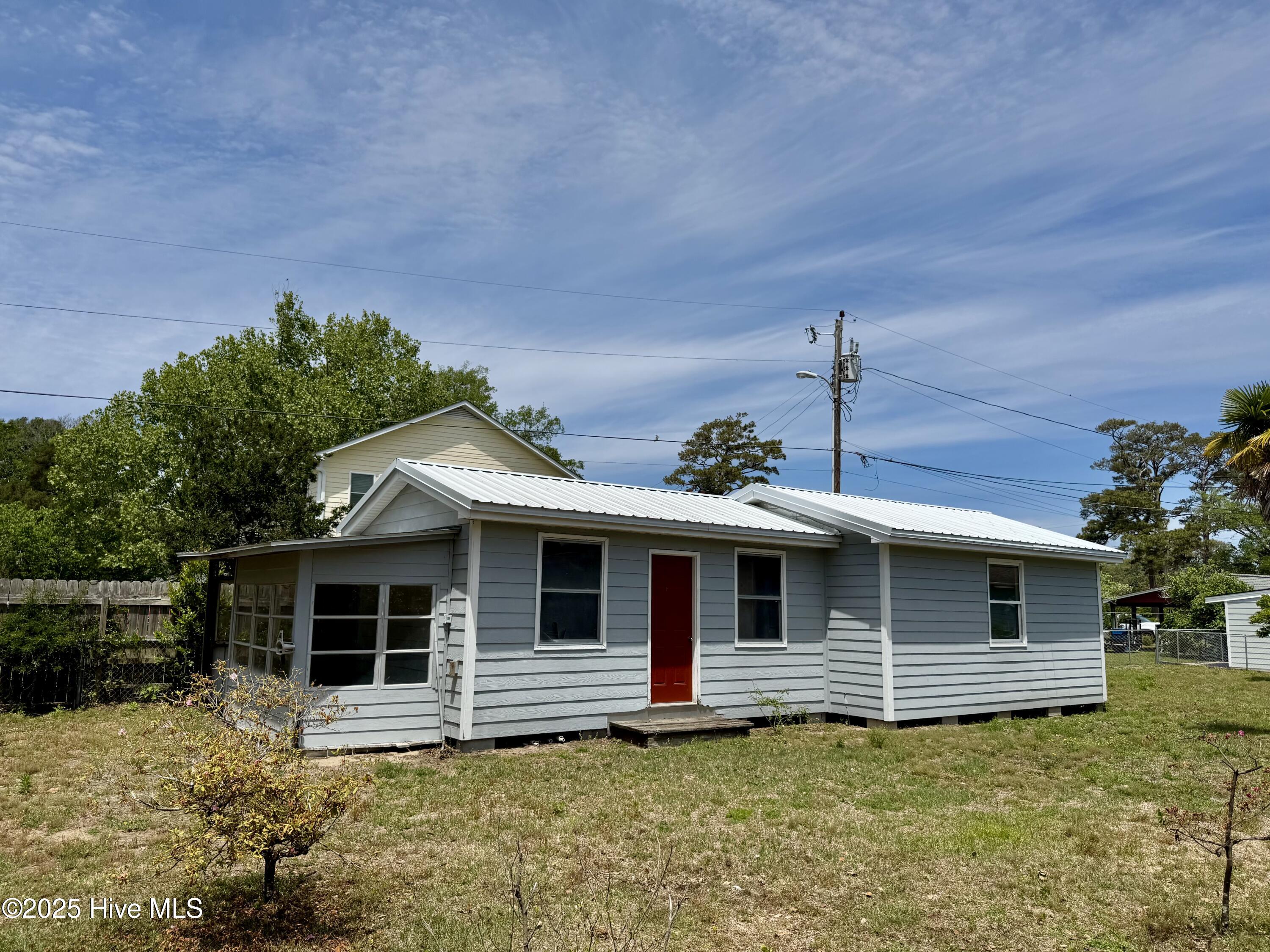 202 Savannah Avenue Property Photo 17