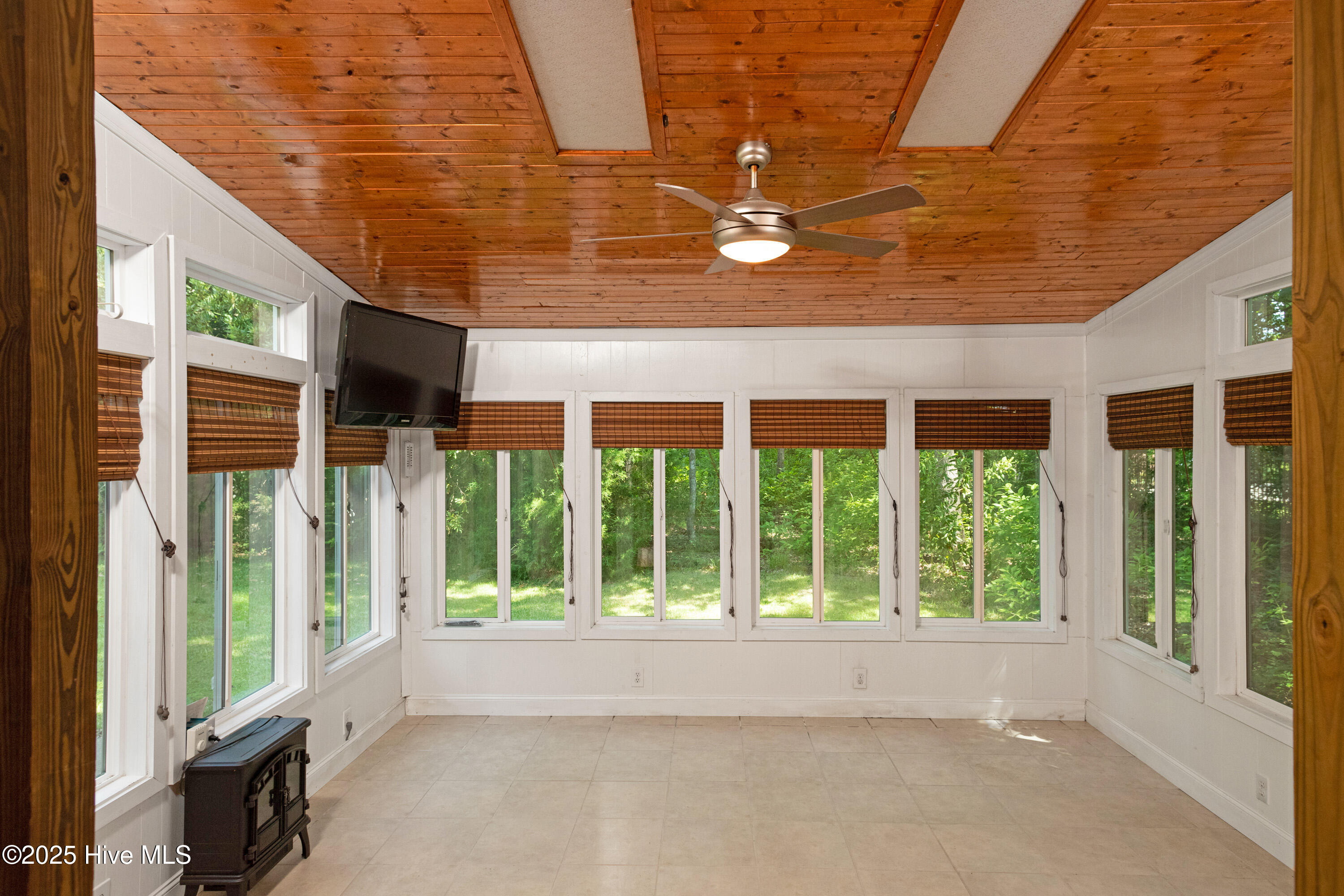 143 Rock Creek Drive Property Photo 13