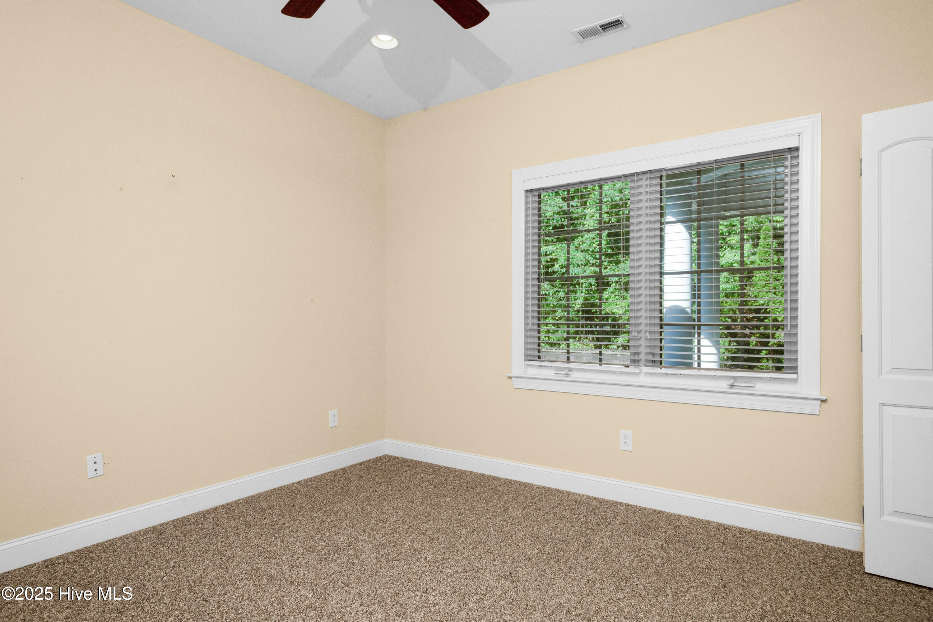 143 Rock Creek Drive Property Photo 17