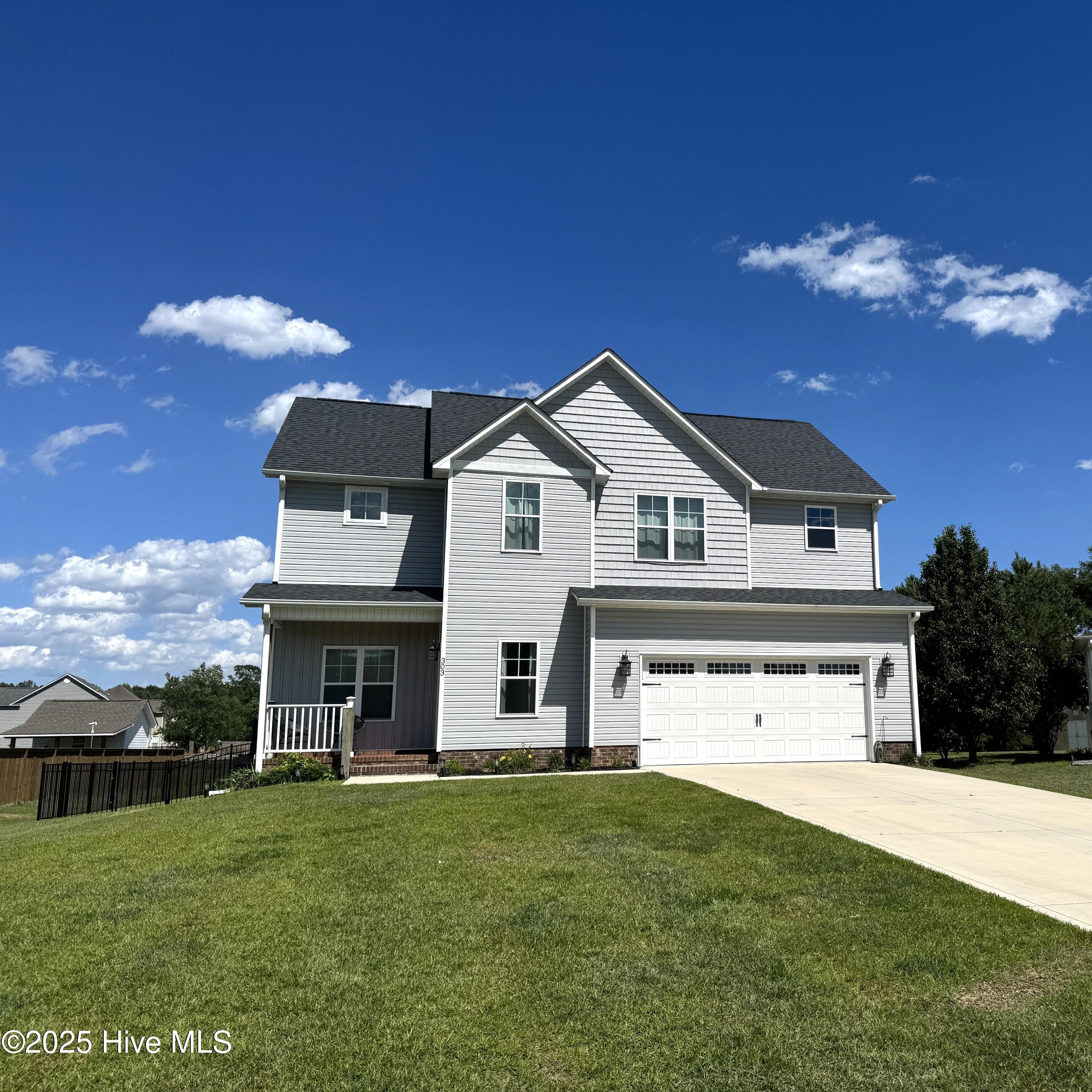 303 S River Court Property Photo 1