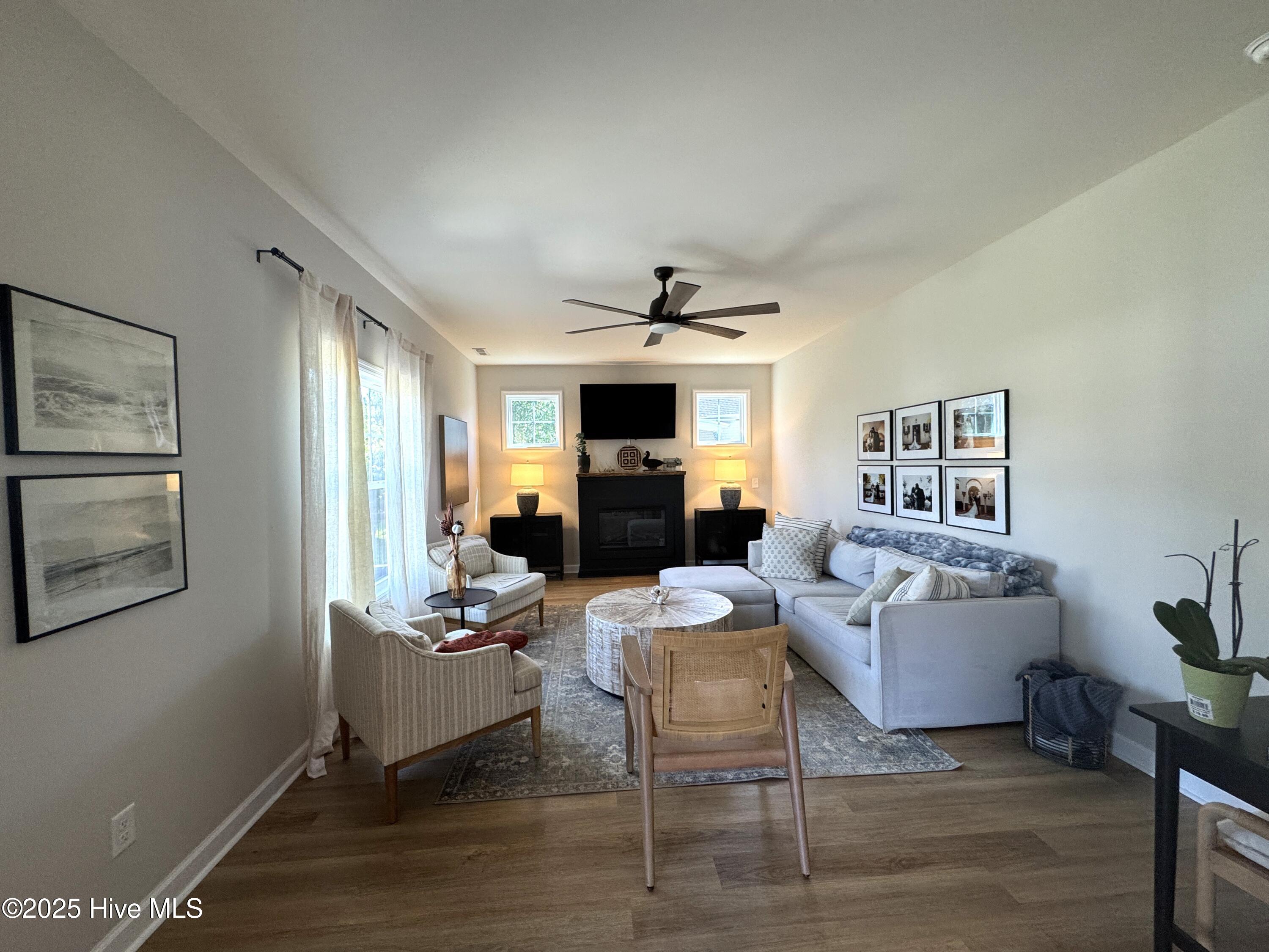 303 S River Court Property Photo 5