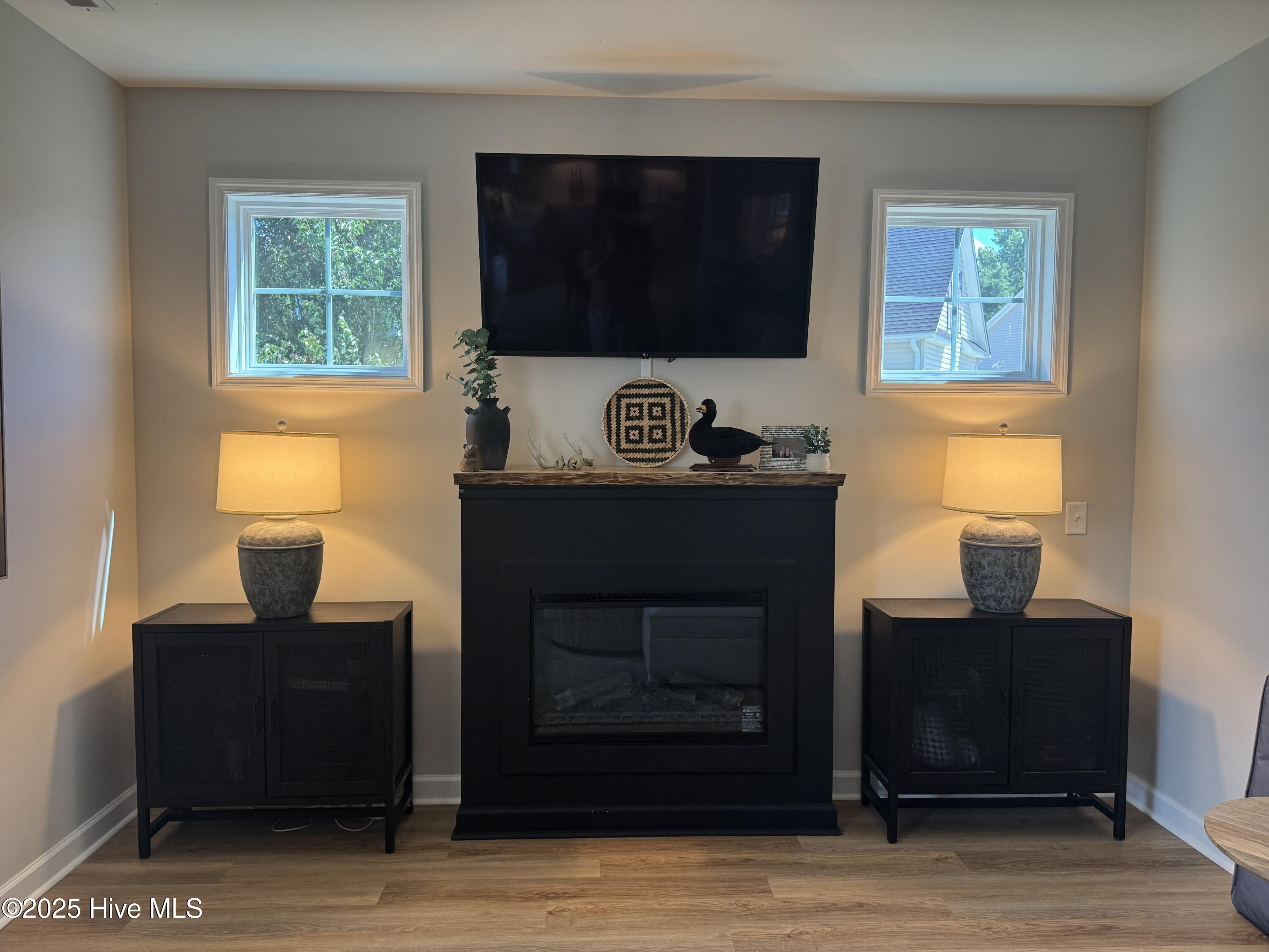 303 S River Court Property Photo 7