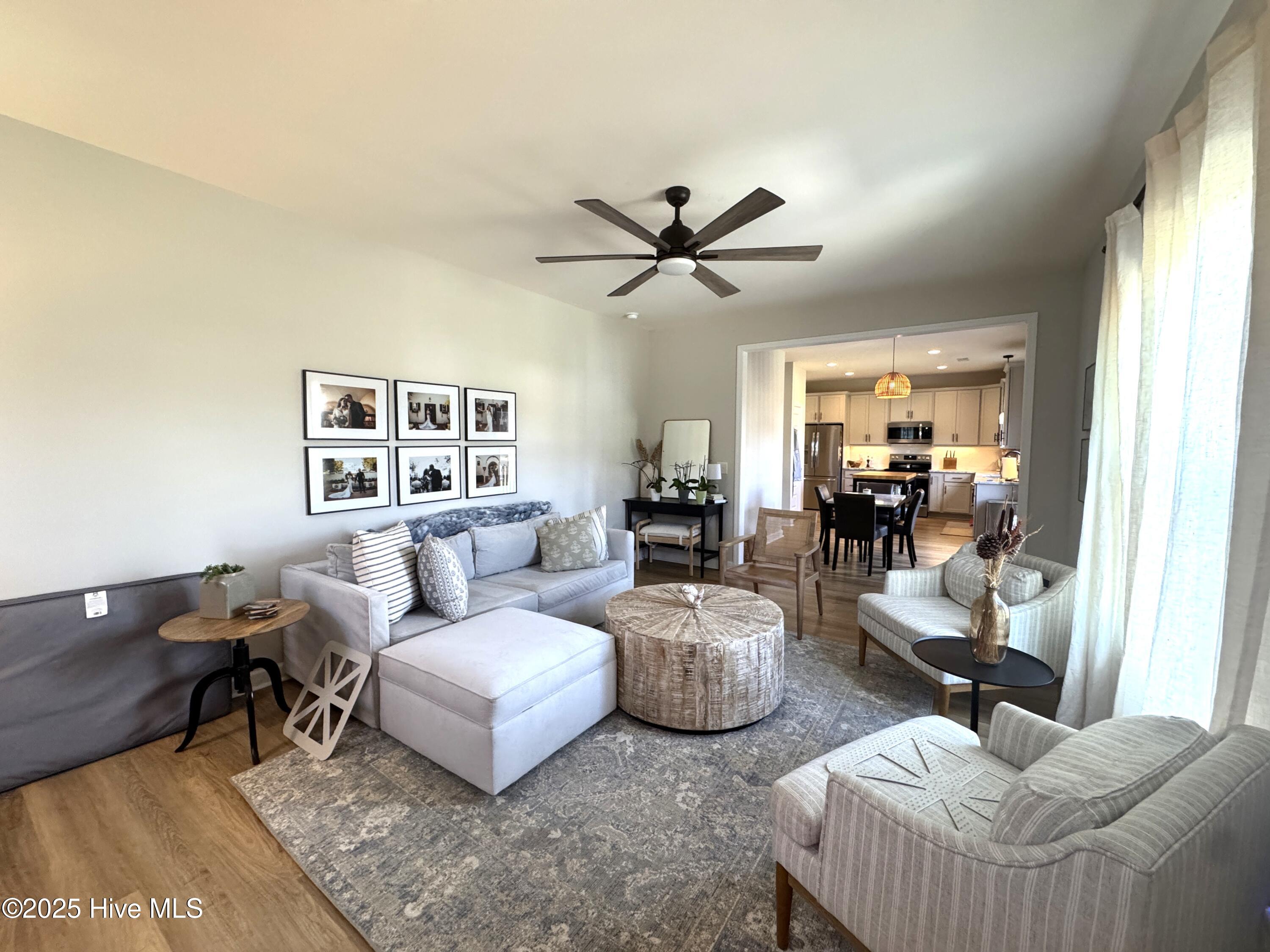 303 S River Court Property Photo 9