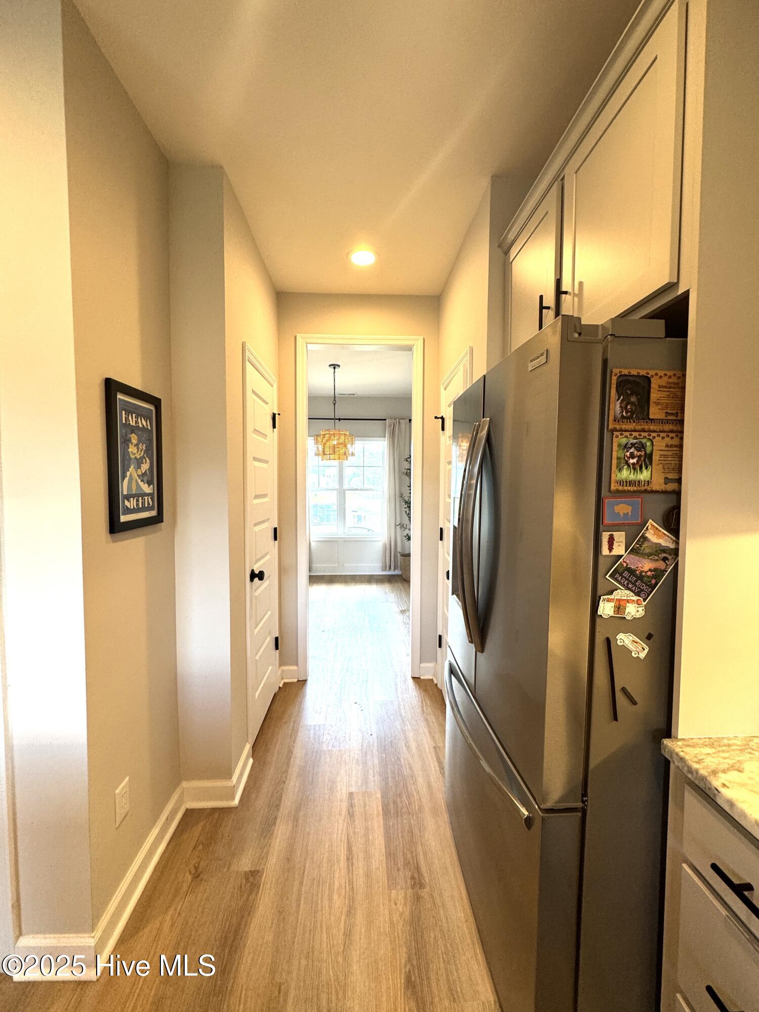 303 S River Court Property Photo 16