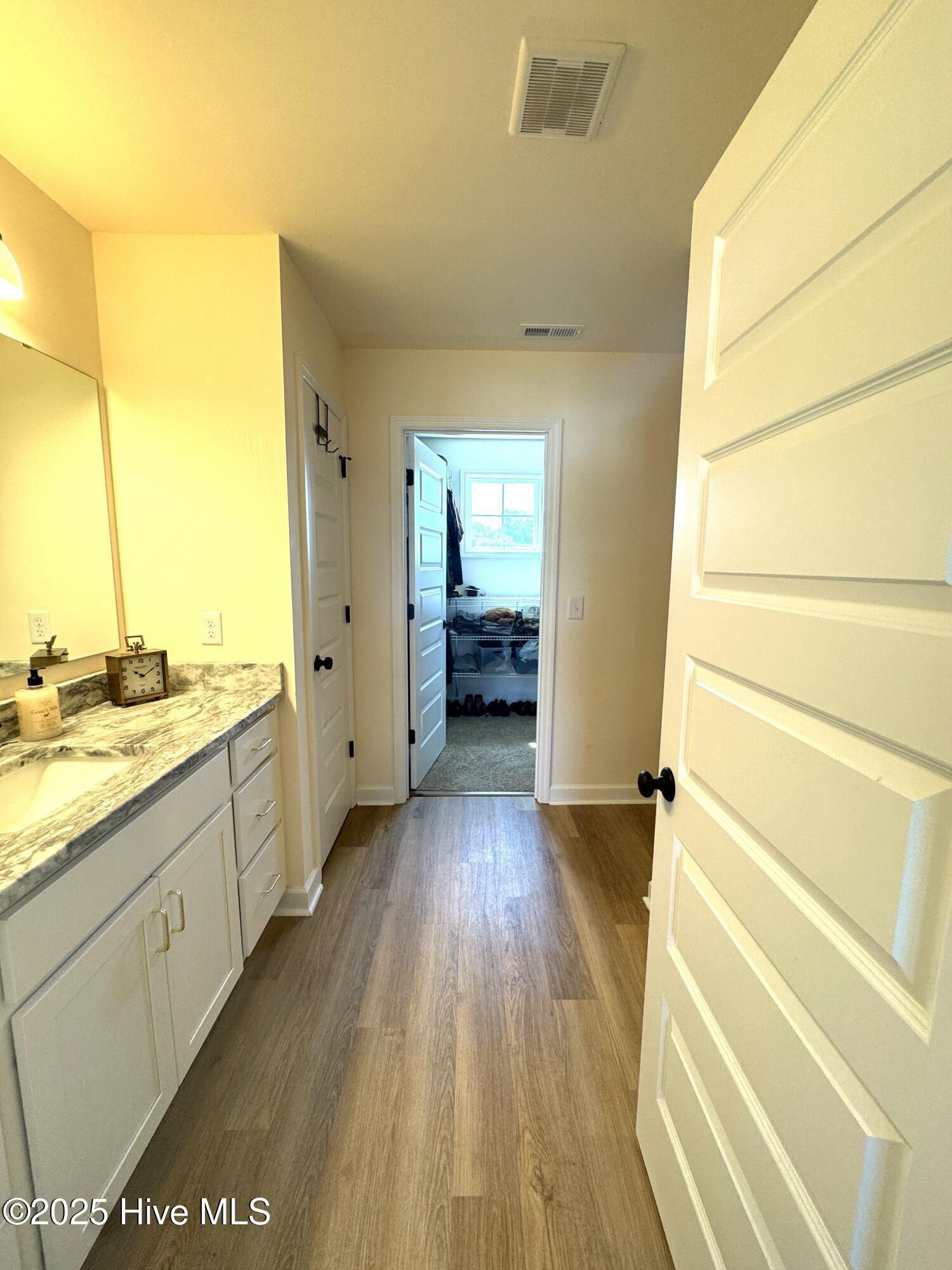 303 S River Court Property Photo 23