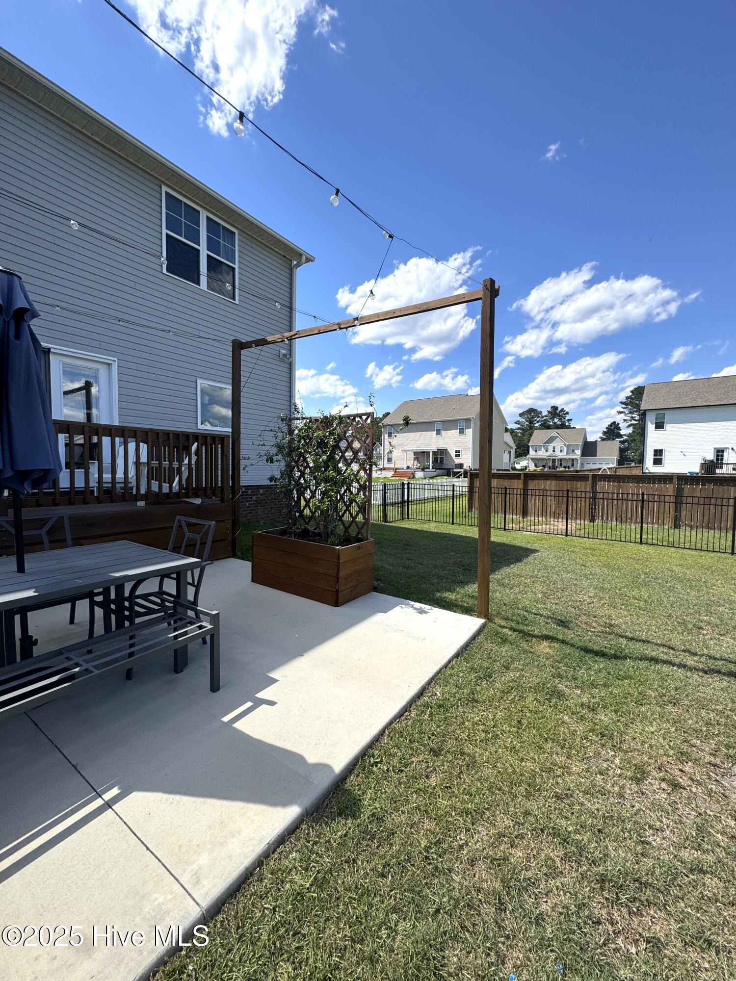 303 S River Court Property Photo 43