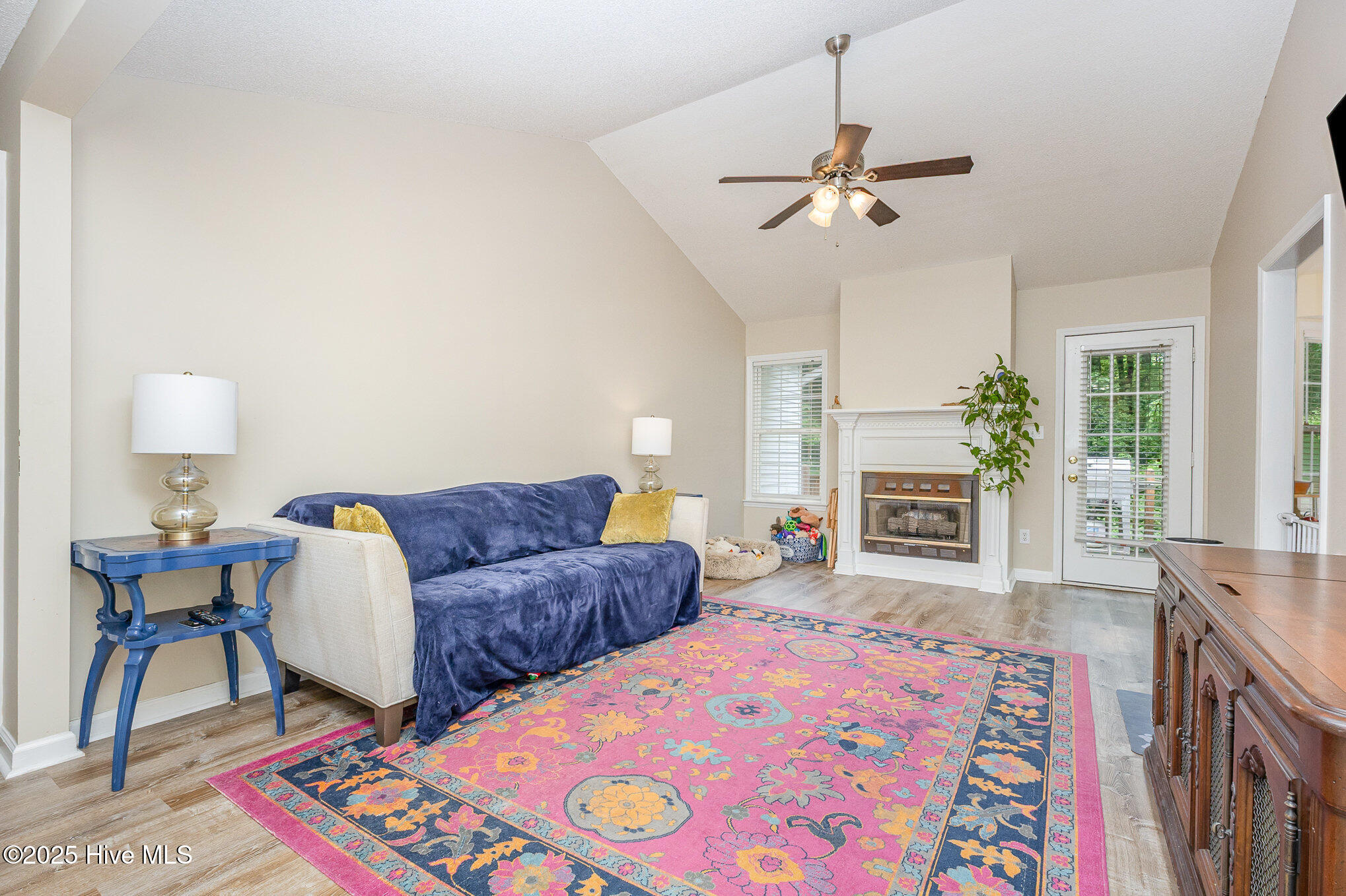 110 Oak Park Drive Property Photo 3