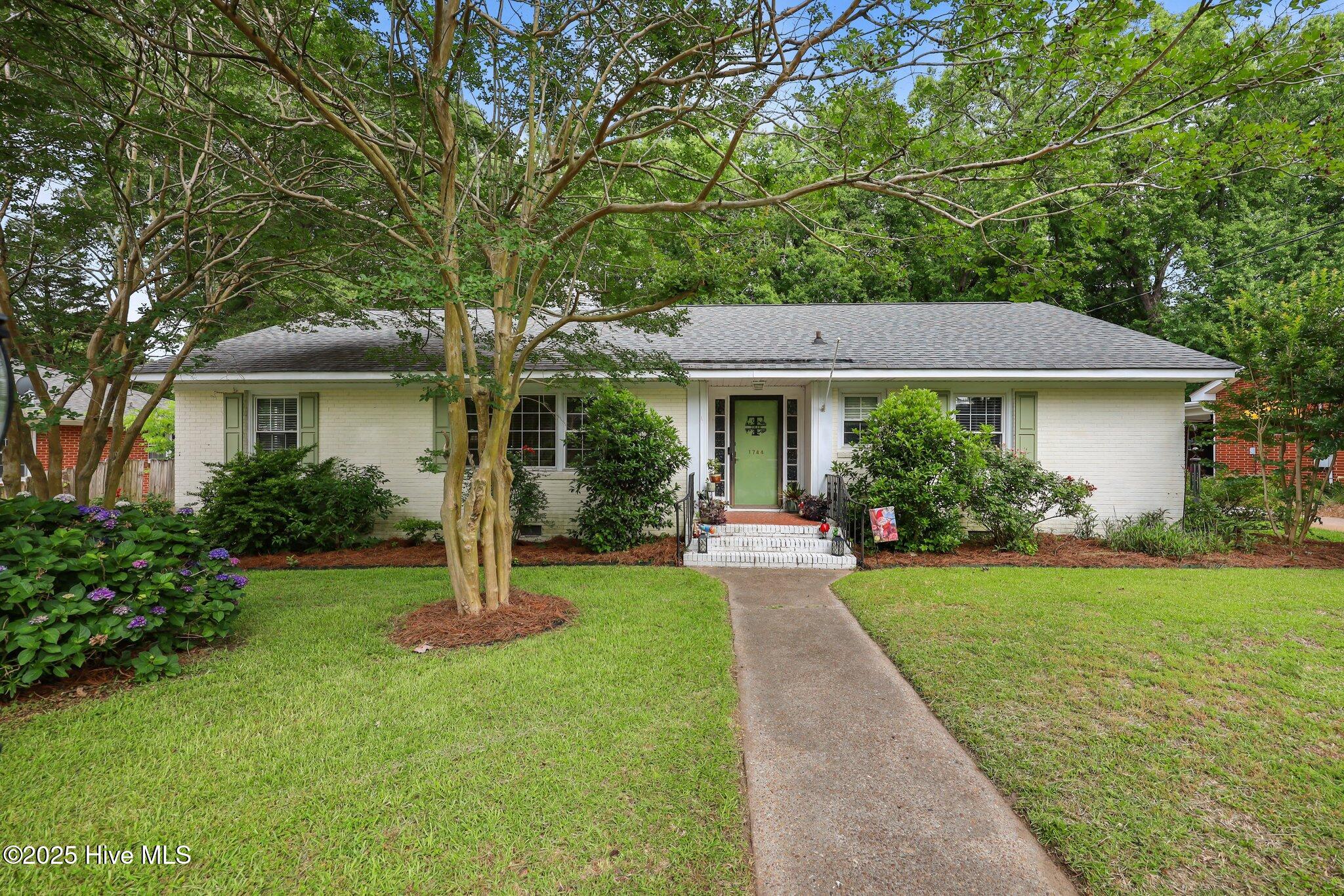 1744 Beaumont Drive Property Photo 1