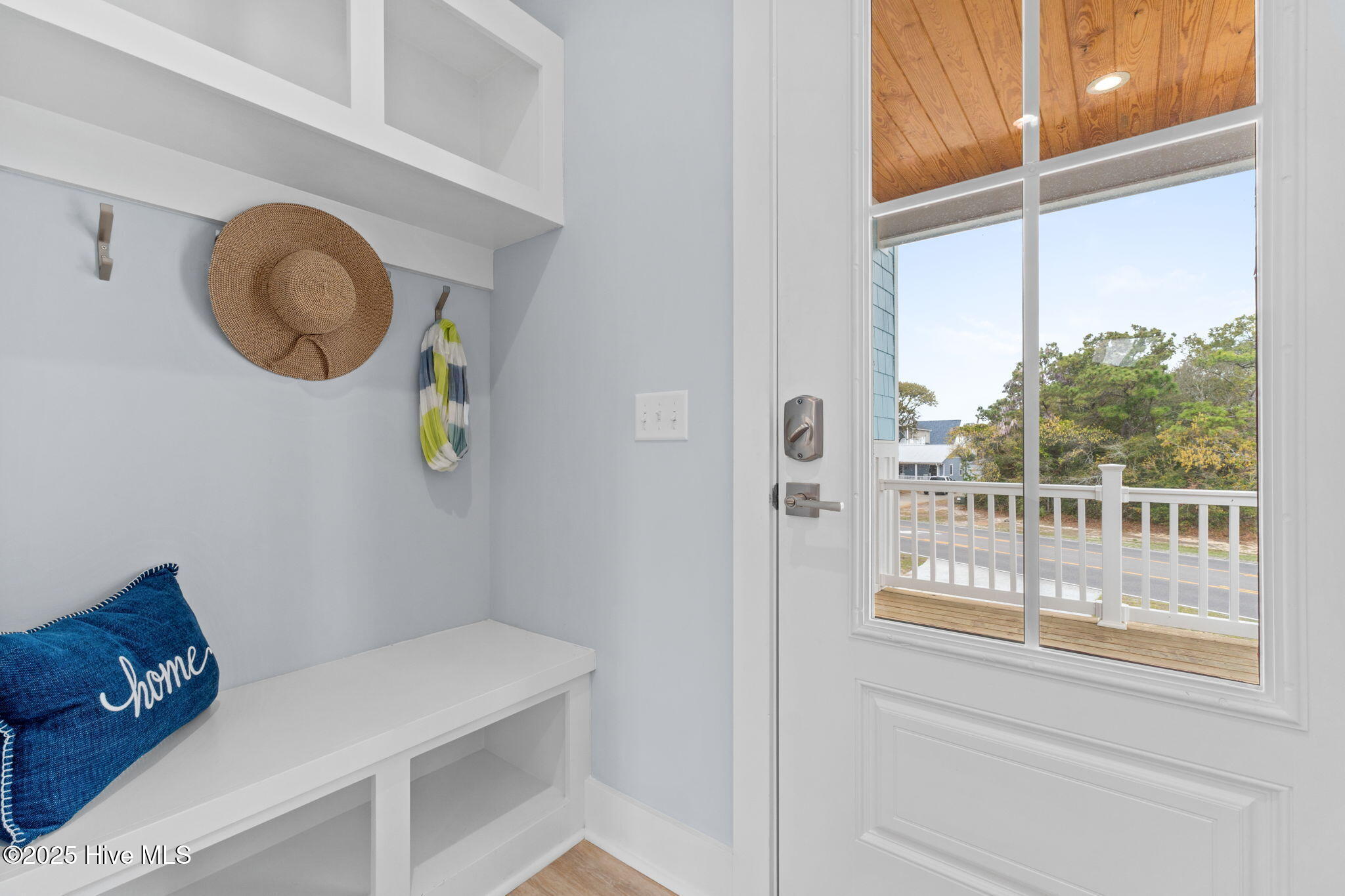 2705 E Oak Island Drive Property Photo 9