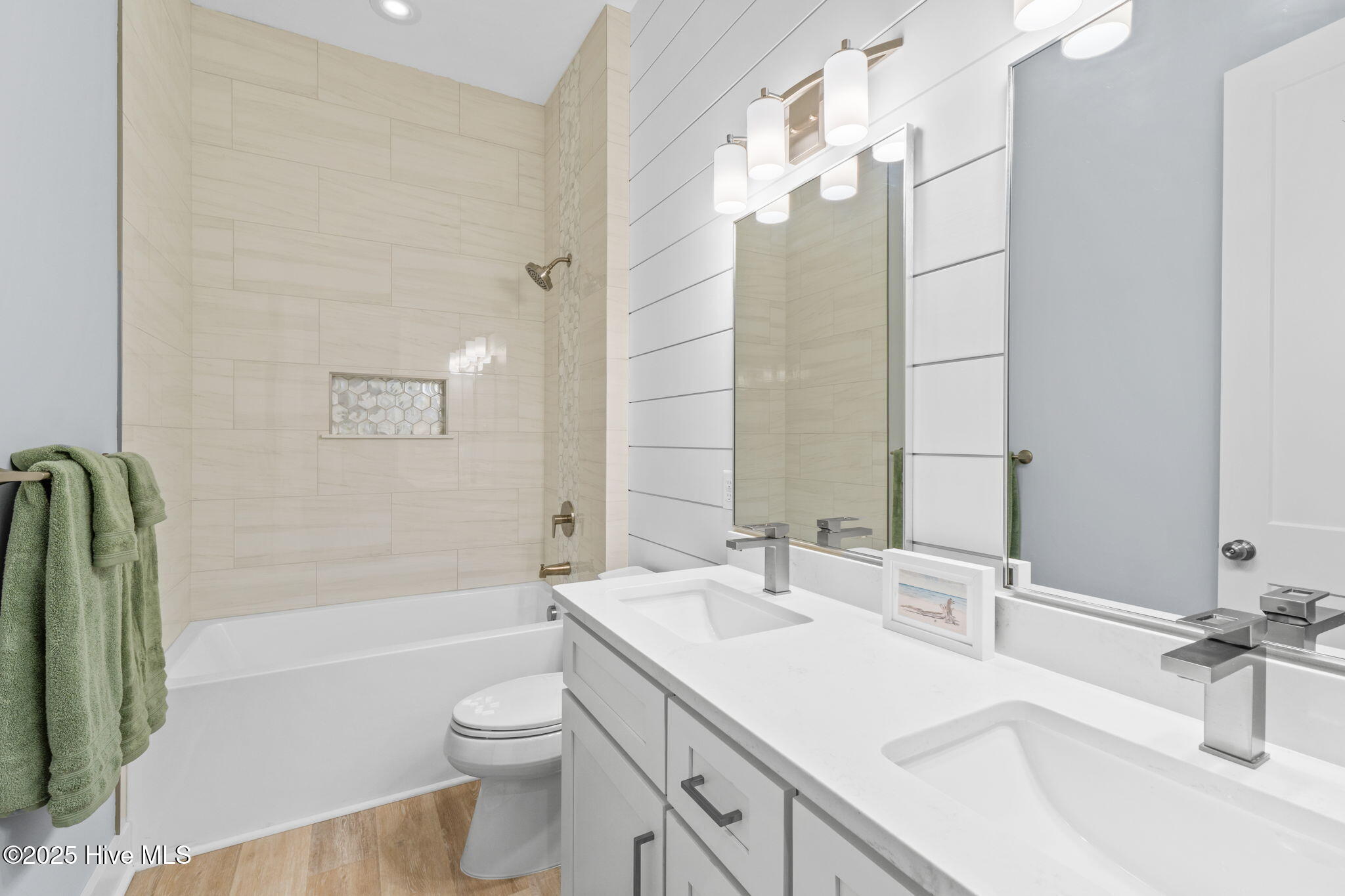 2705 E Oak Island Drive Property Photo 46