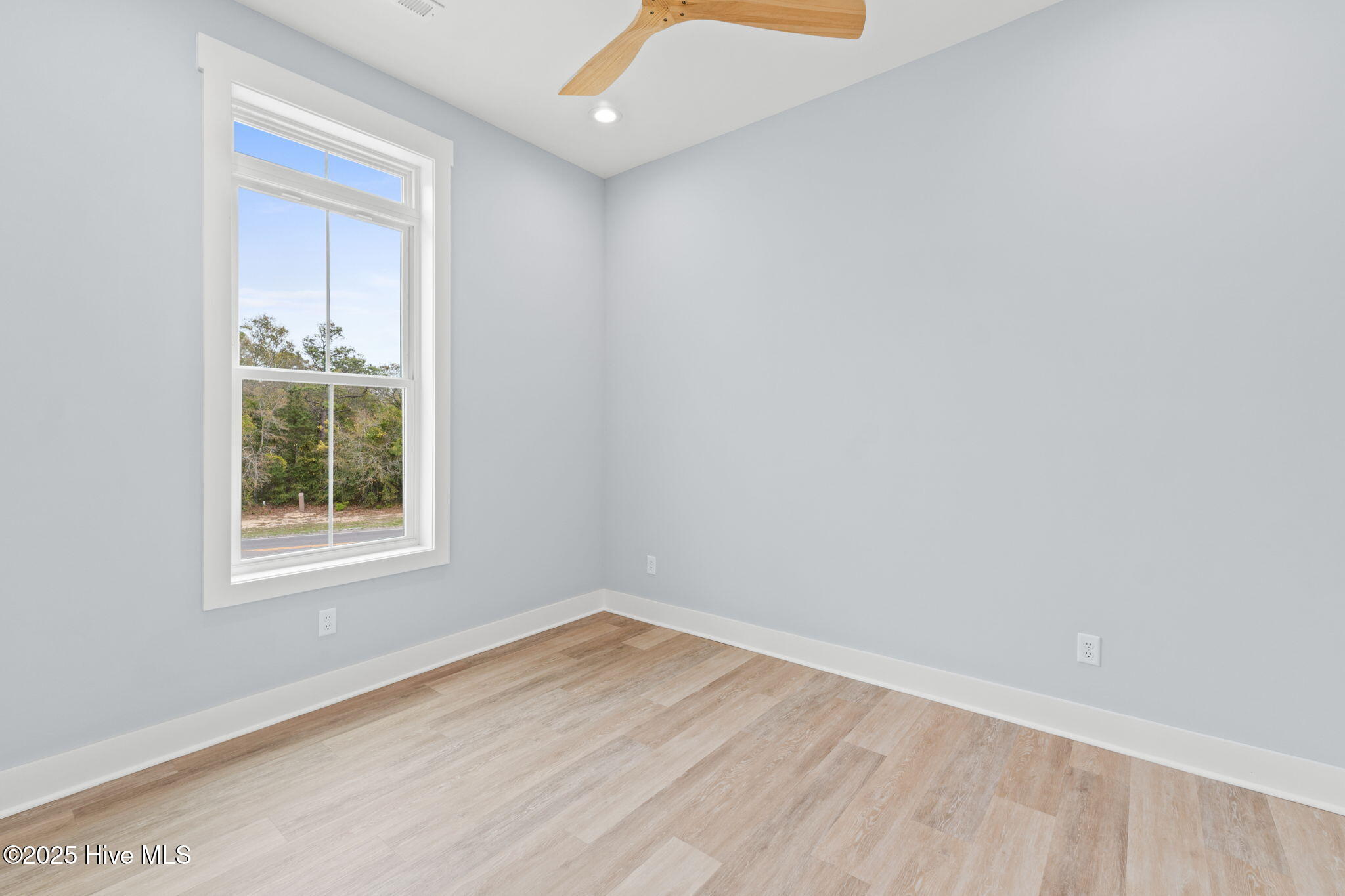 2705 E Oak Island Drive Property Photo 51