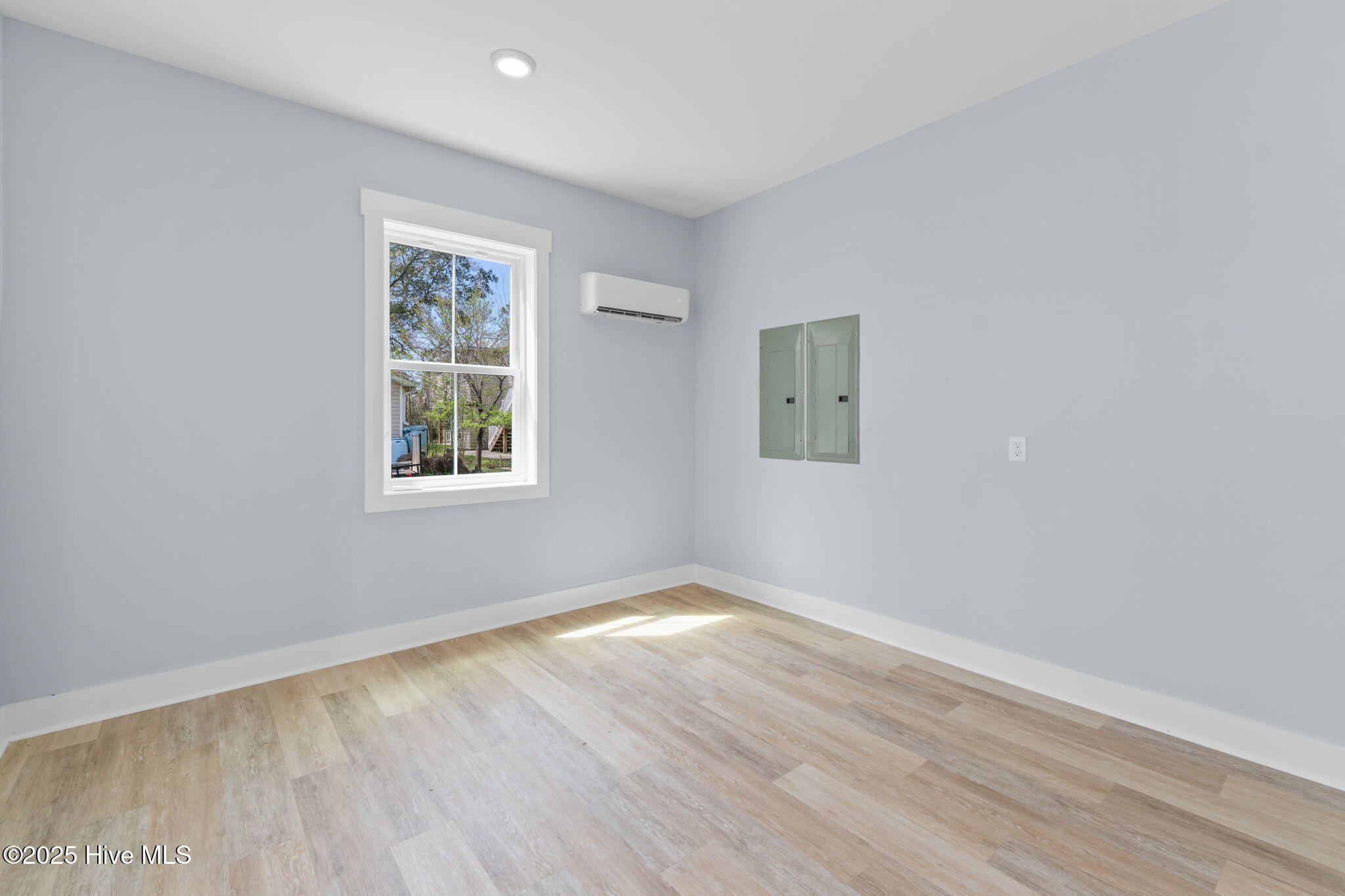2705 E Oak Island Drive Property Photo 58