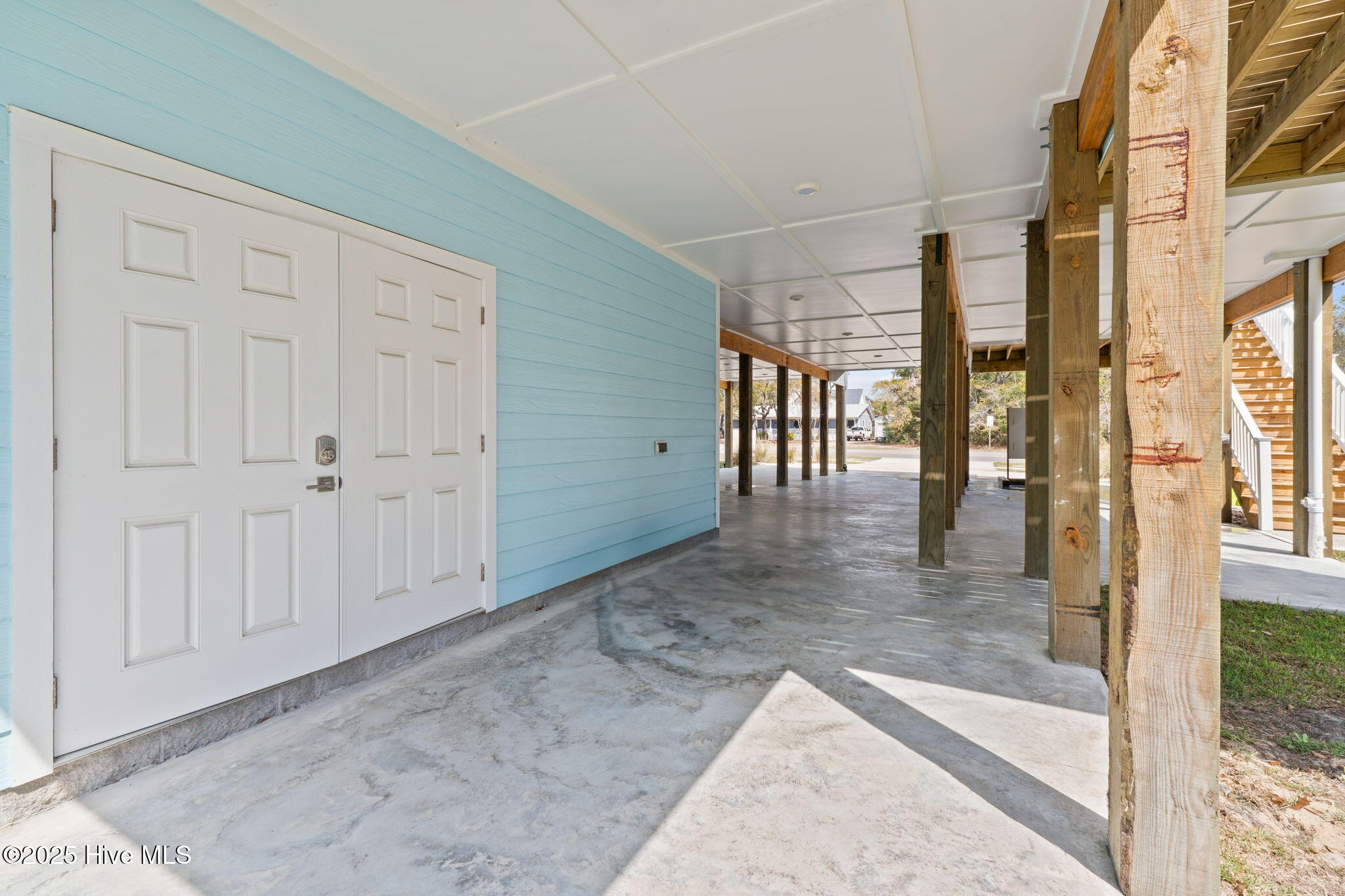 2705 E Oak Island Drive Property Photo 60